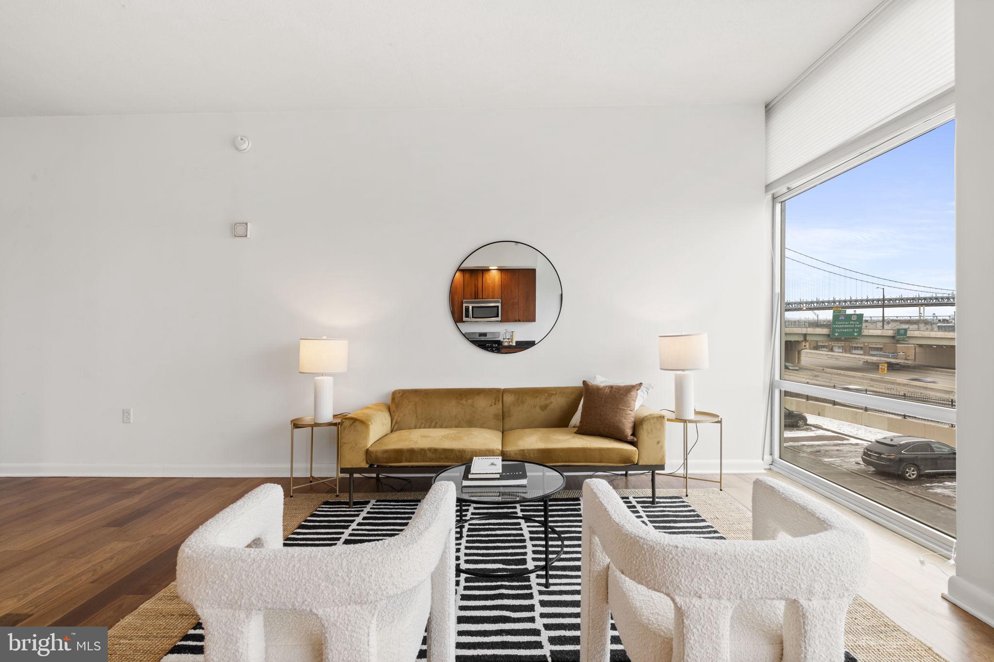 SOCIETY HILL - Residential