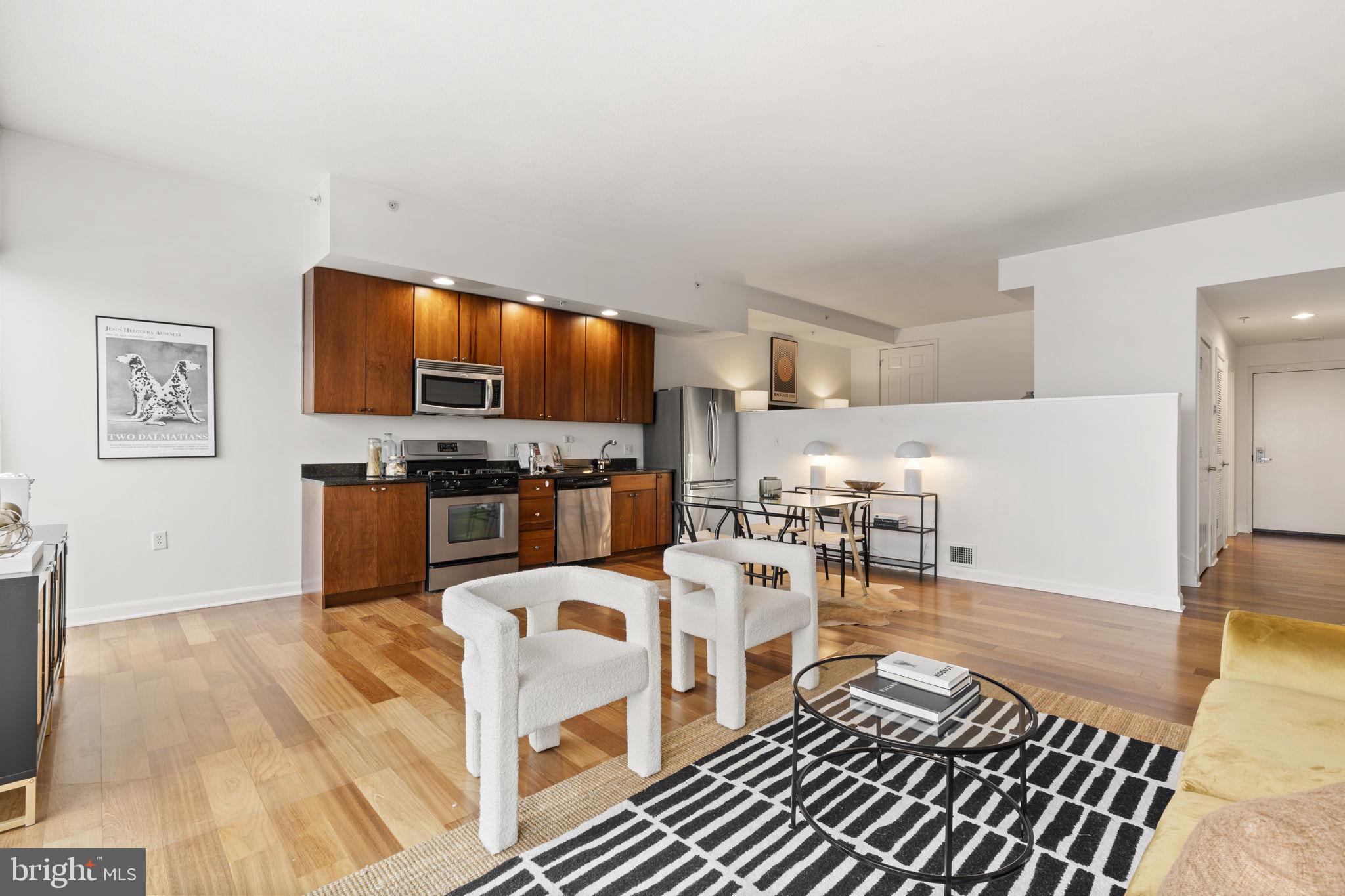 SOCIETY HILL - Residential