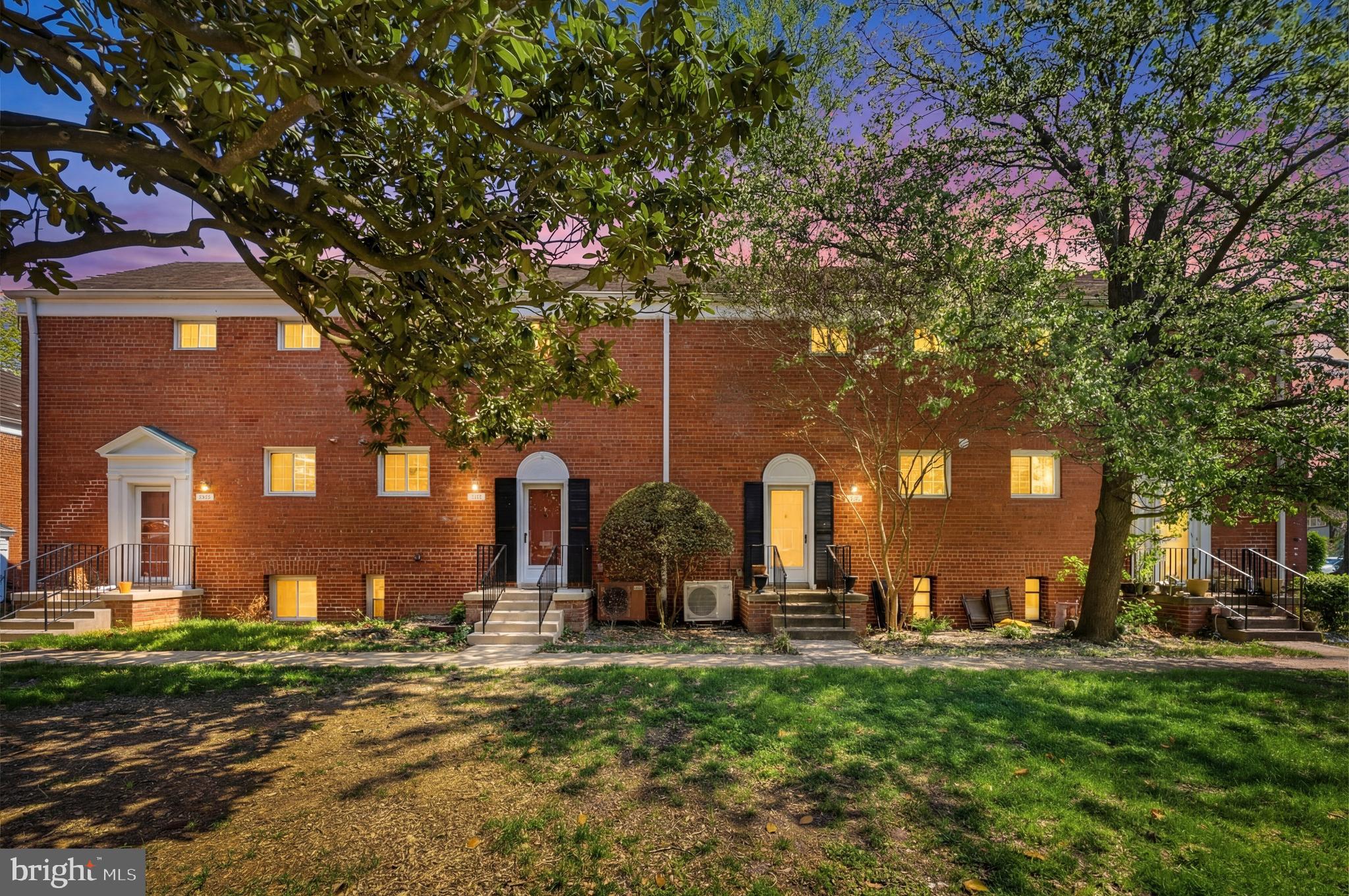 1615 MOUNT EAGLE PLACE