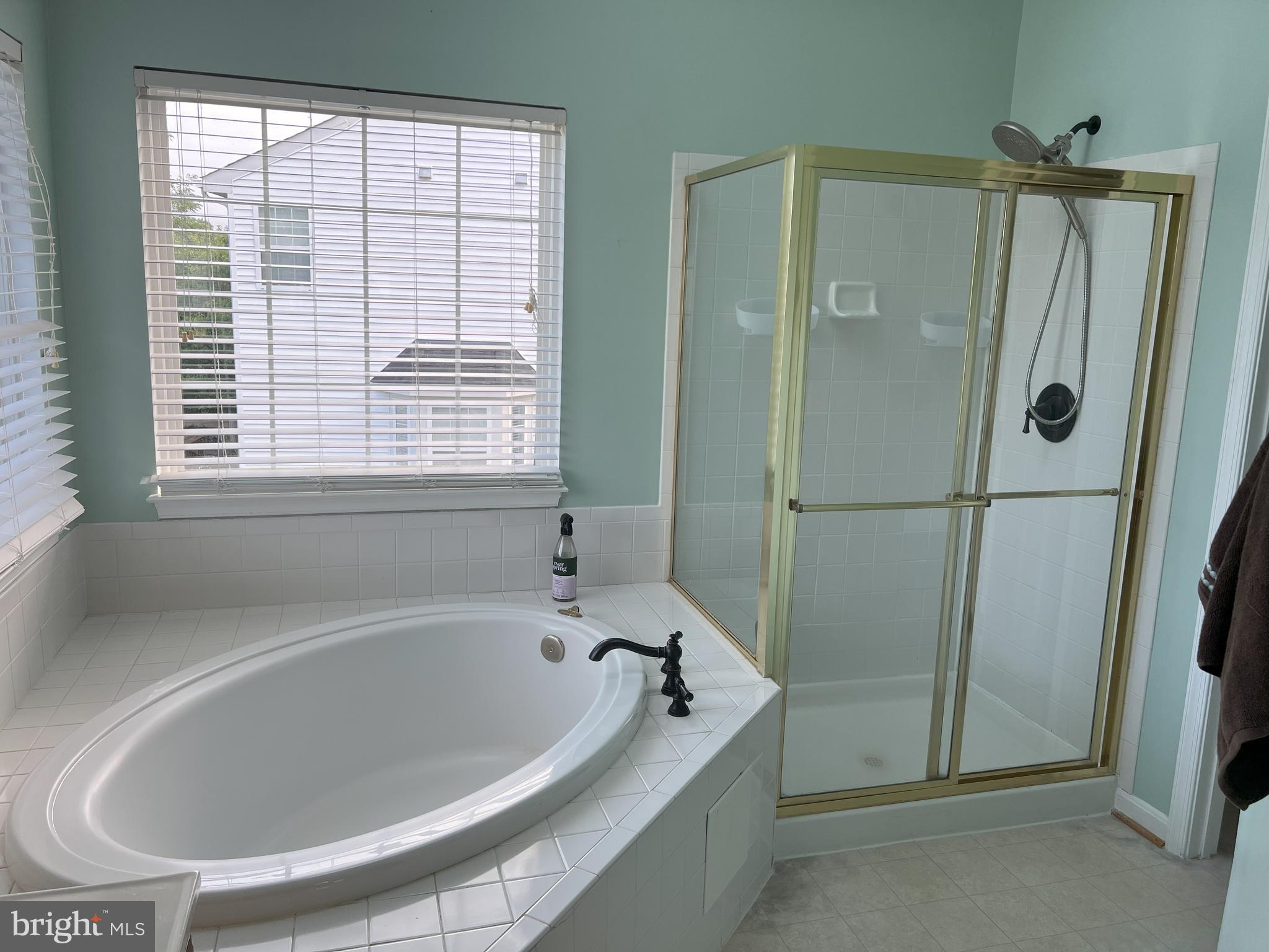 SOUTH RIDING - Residential Lease