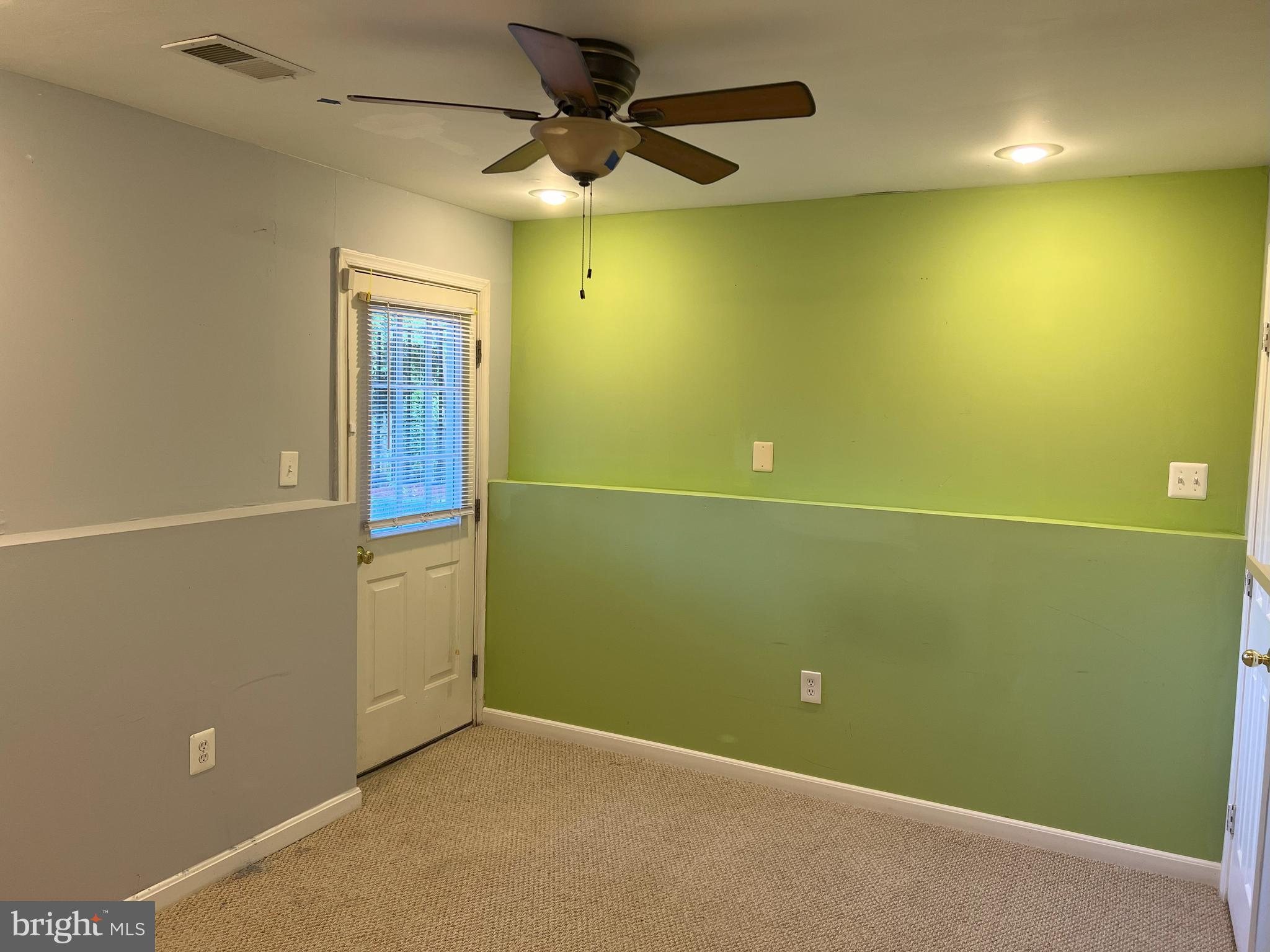 SOUTH RIDING - Residential Lease