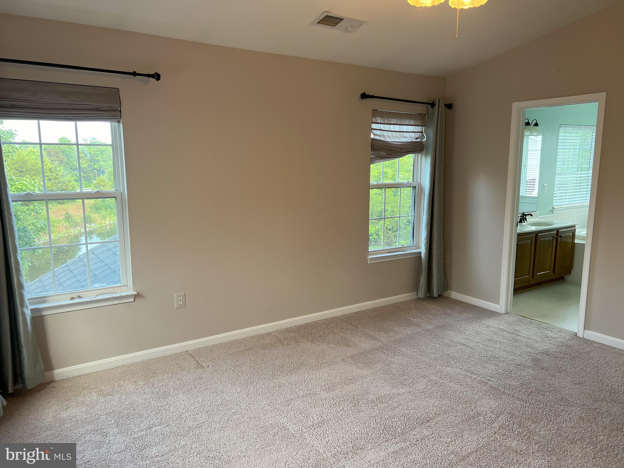 SOUTH RIDING - Residential Lease