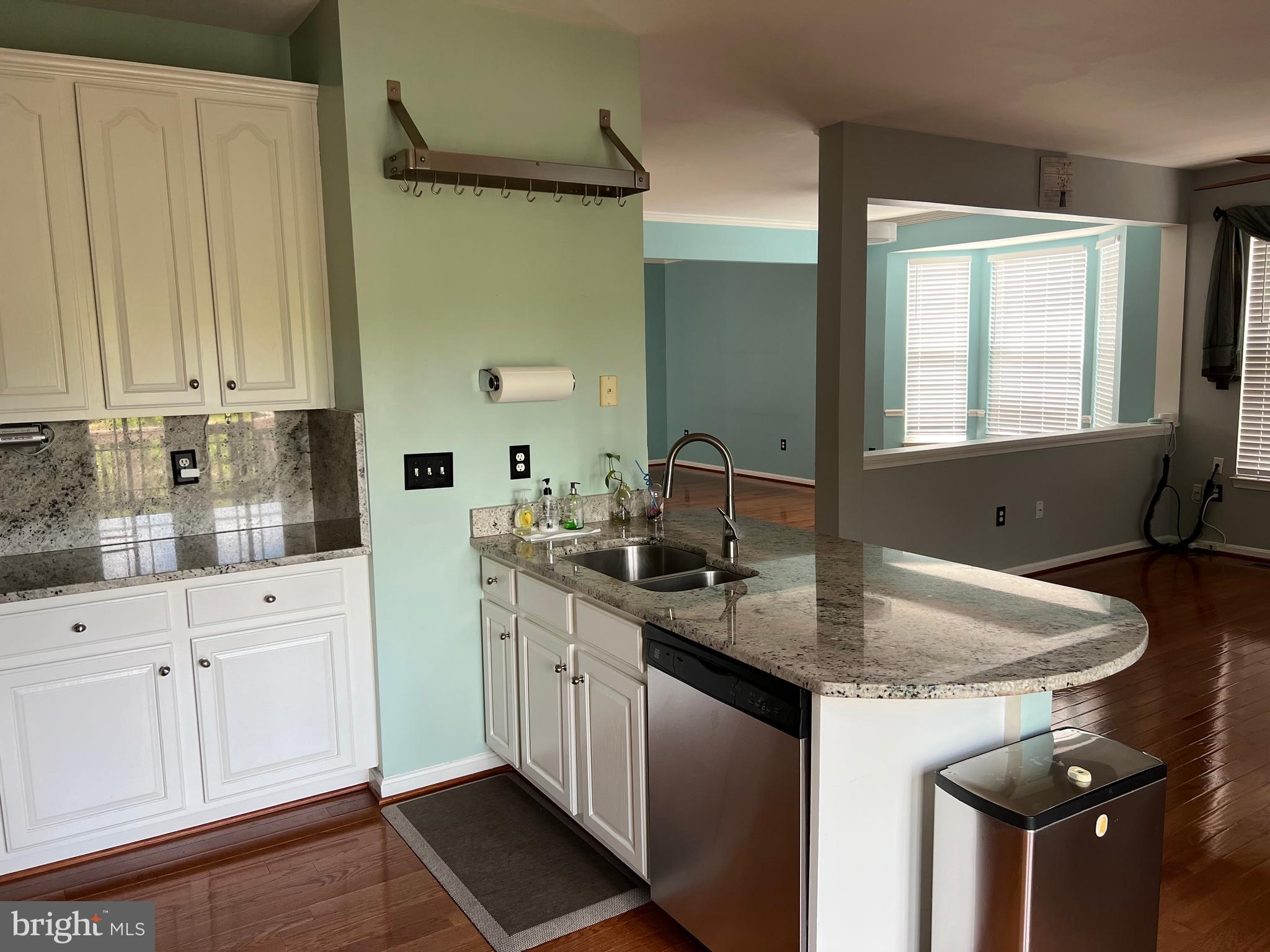 SOUTH RIDING - Residential Lease