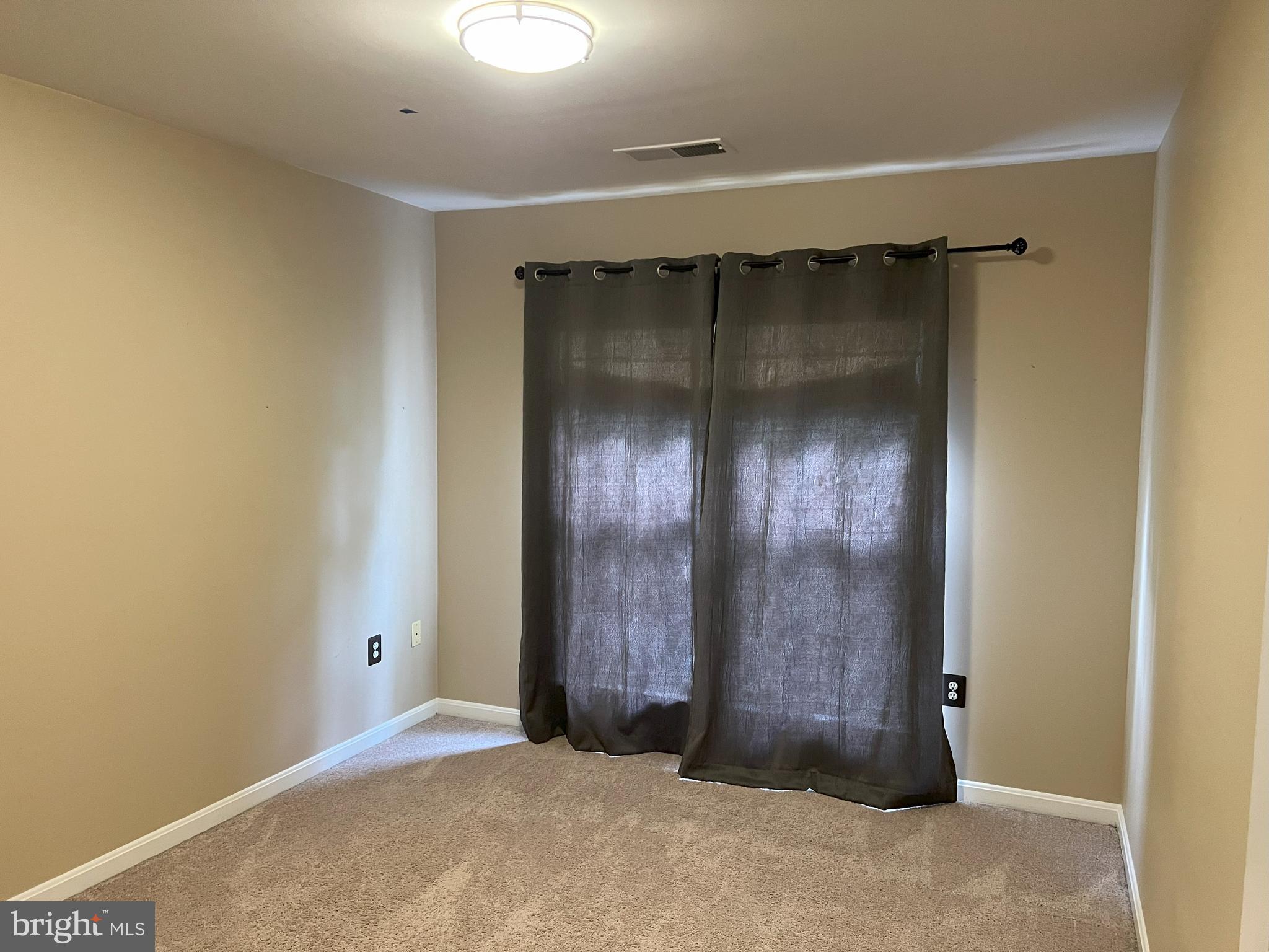 SOUTH RIDING - Residential Lease