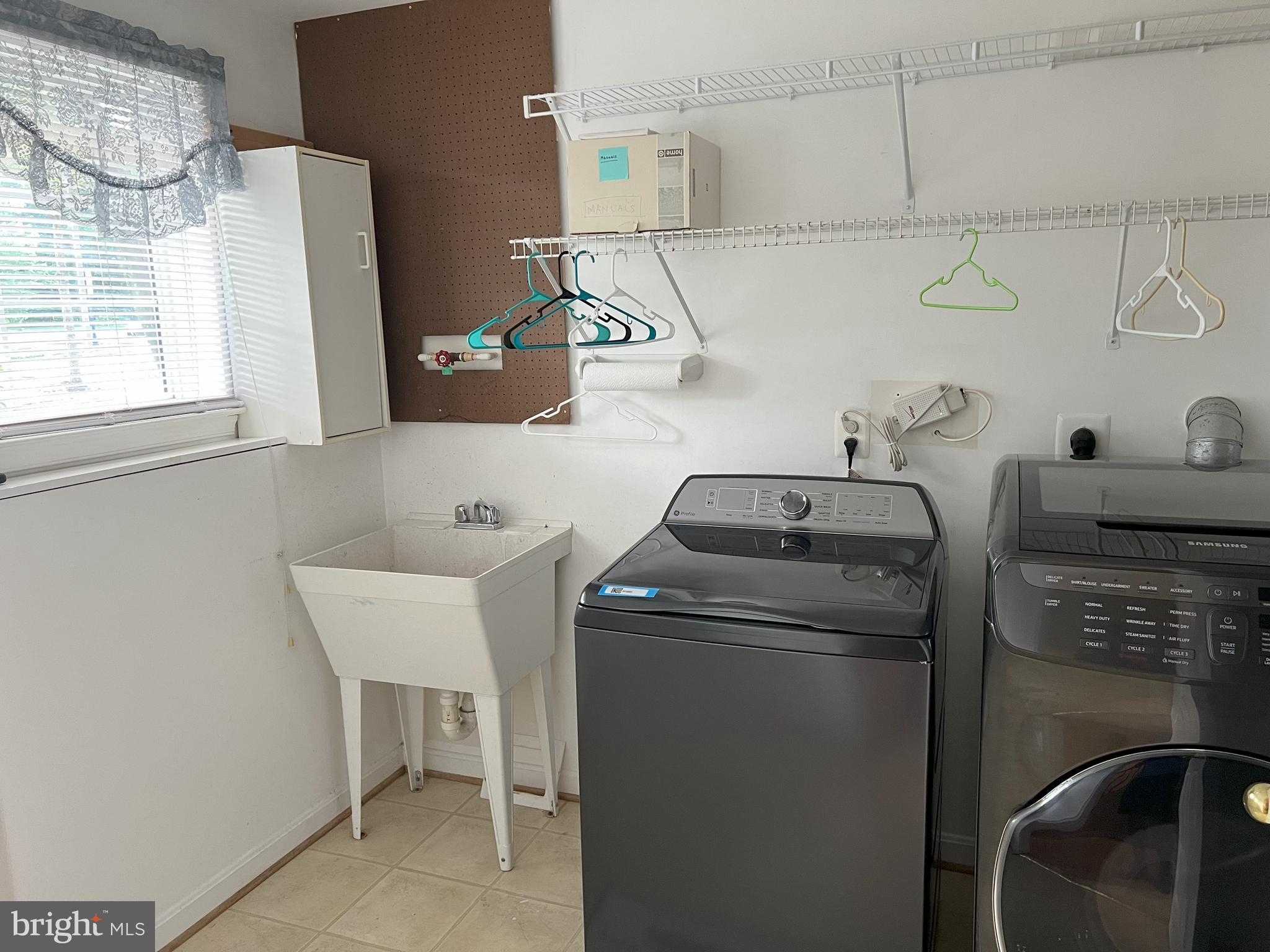 SOUTH RIDING - Residential Lease