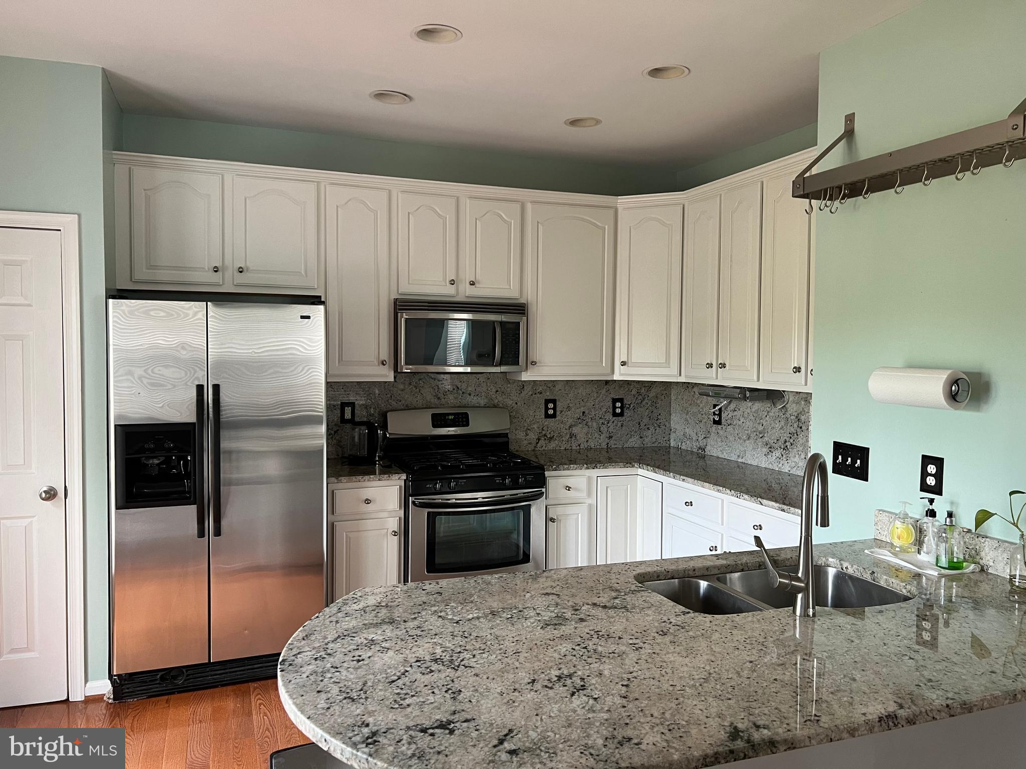 SOUTH RIDING - Residential Lease