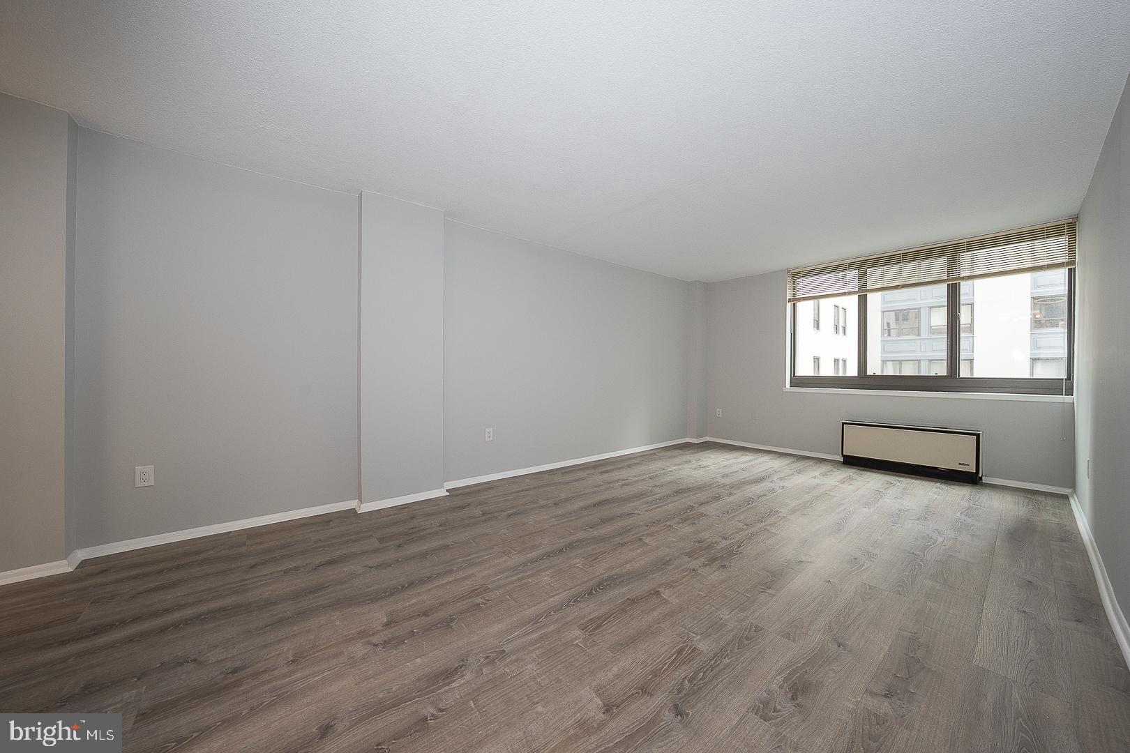 1420 LOCUST STREET 00 7E