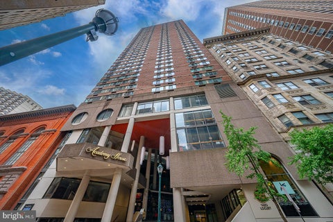 Condo For Sale - 1420 Locust Street #7E<br/> PHILADELPHIA, PA 19102
