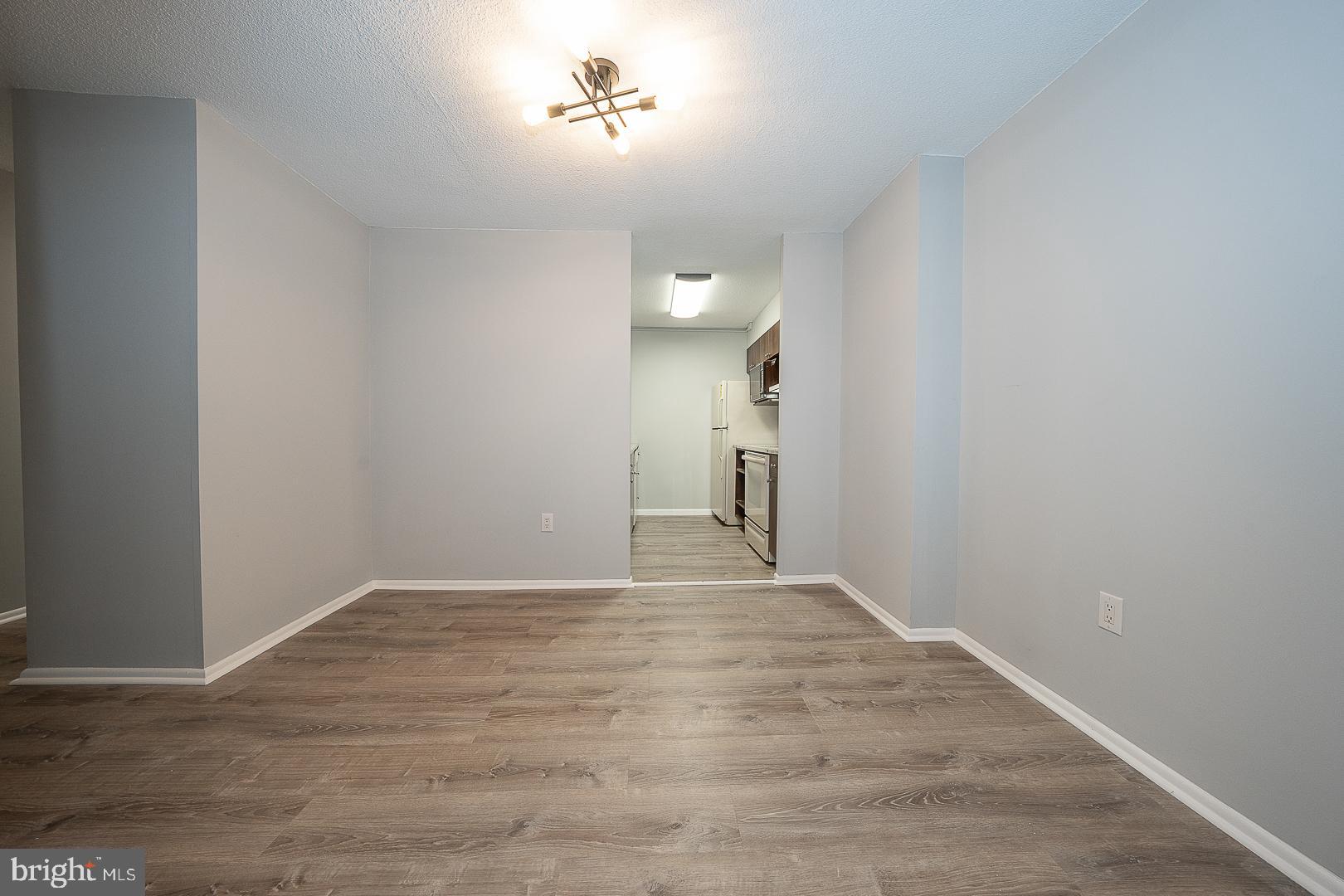 1420 LOCUST STREET 00 7E