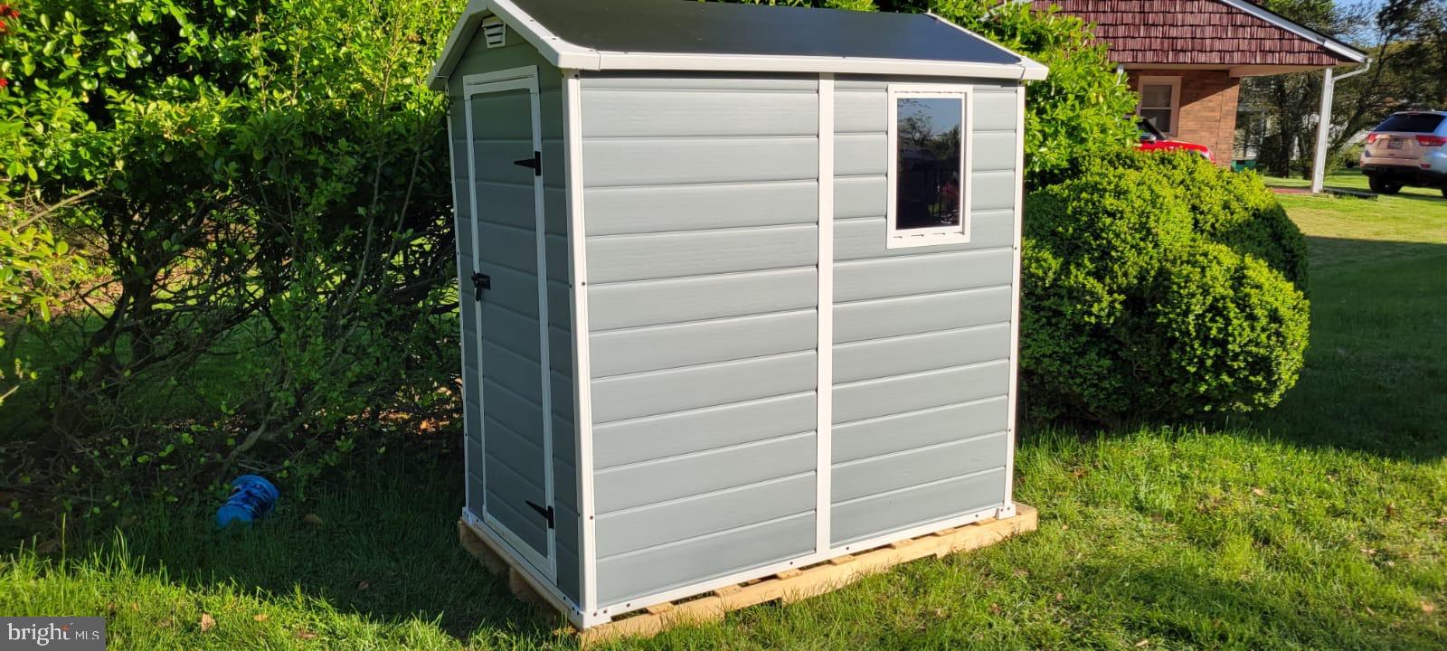 PENNYTON ESTATES - Residential Lease