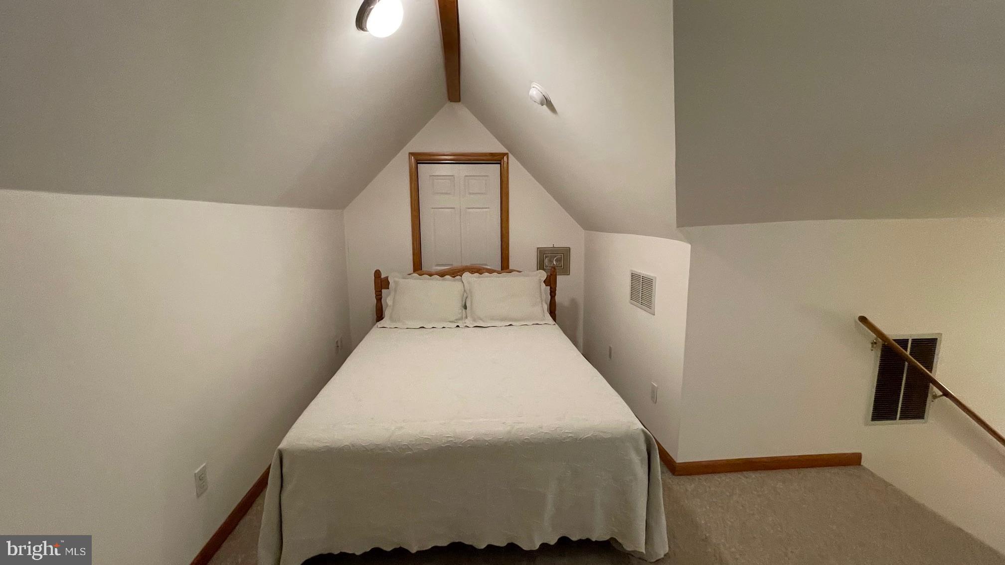 LOST MOUNTAIN - Residential