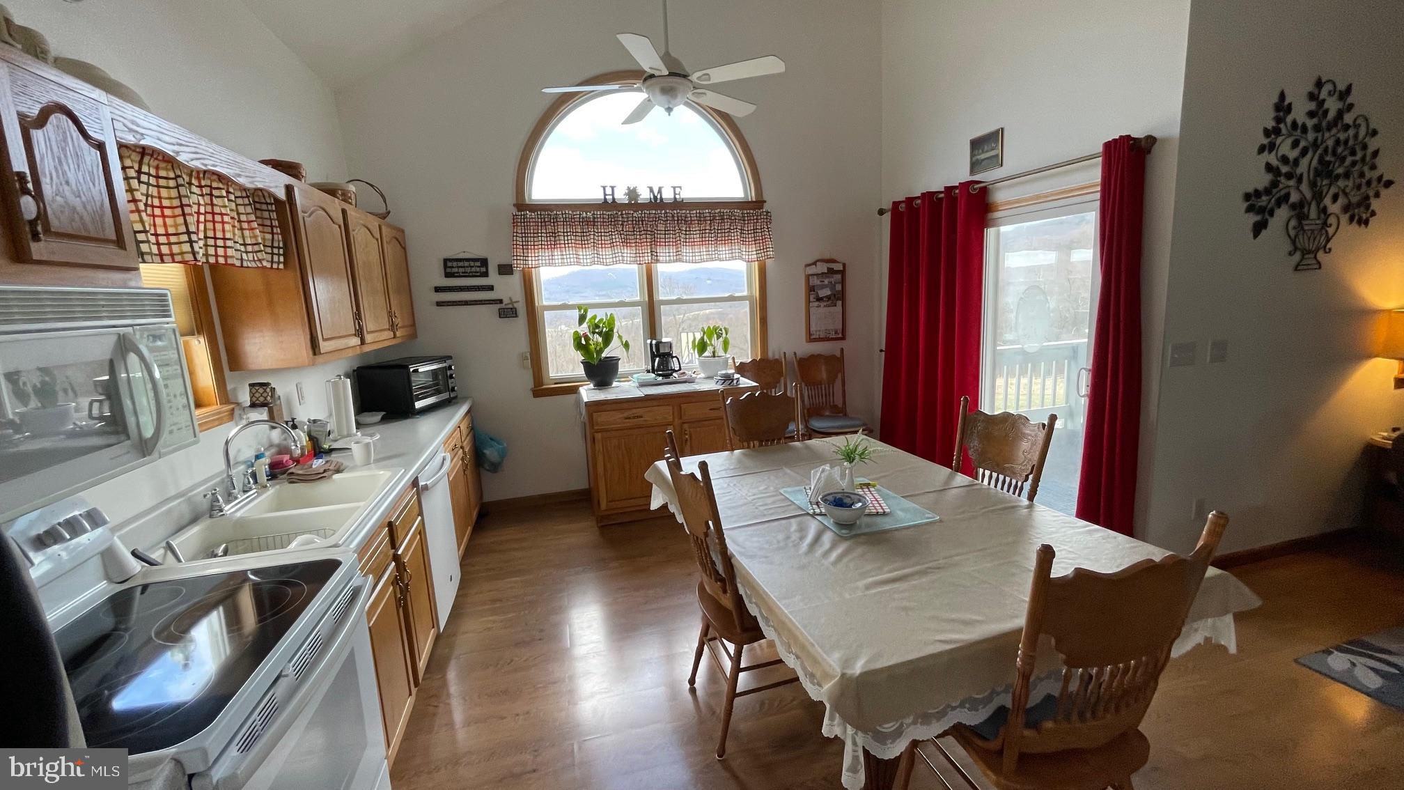 LOST MOUNTAIN - Residential