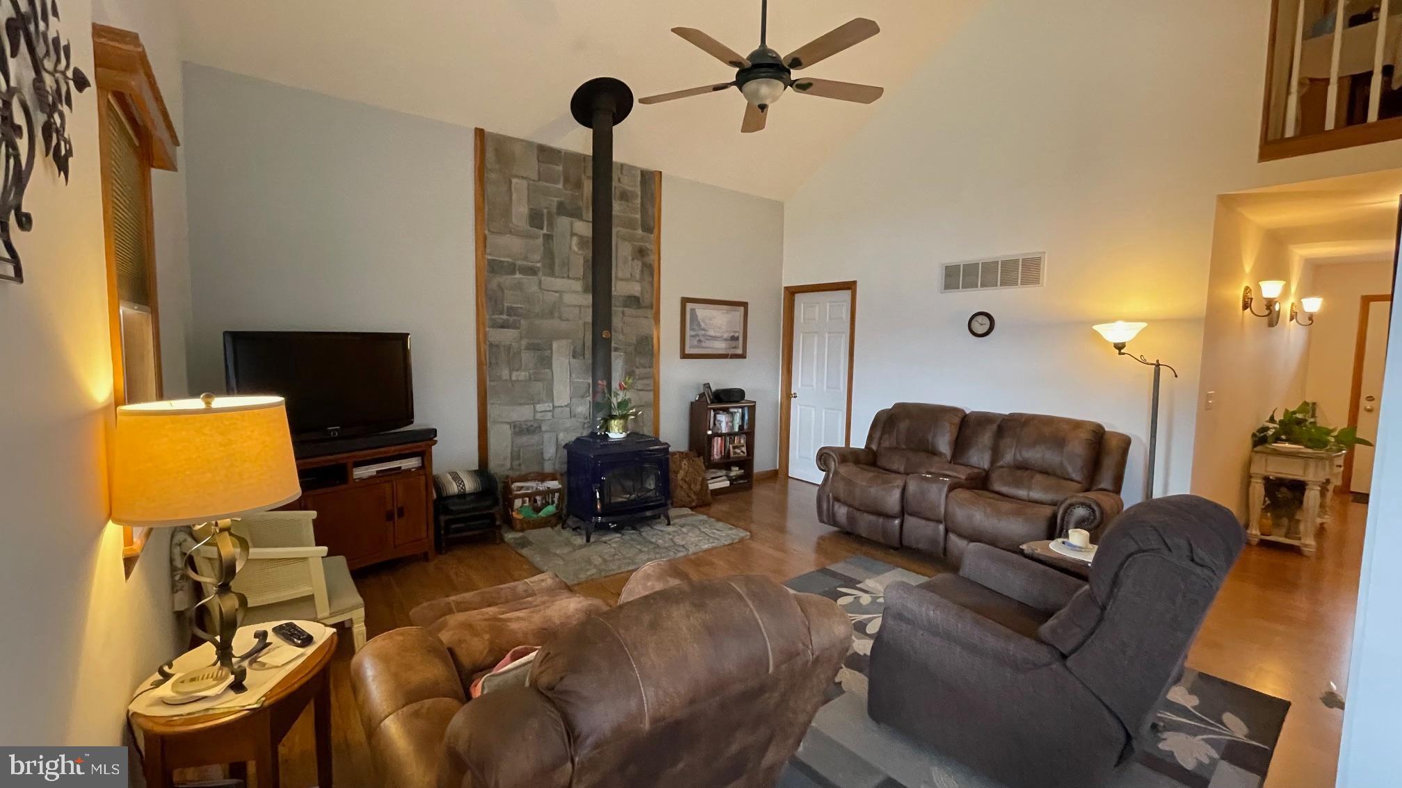 LOST MOUNTAIN - Residential