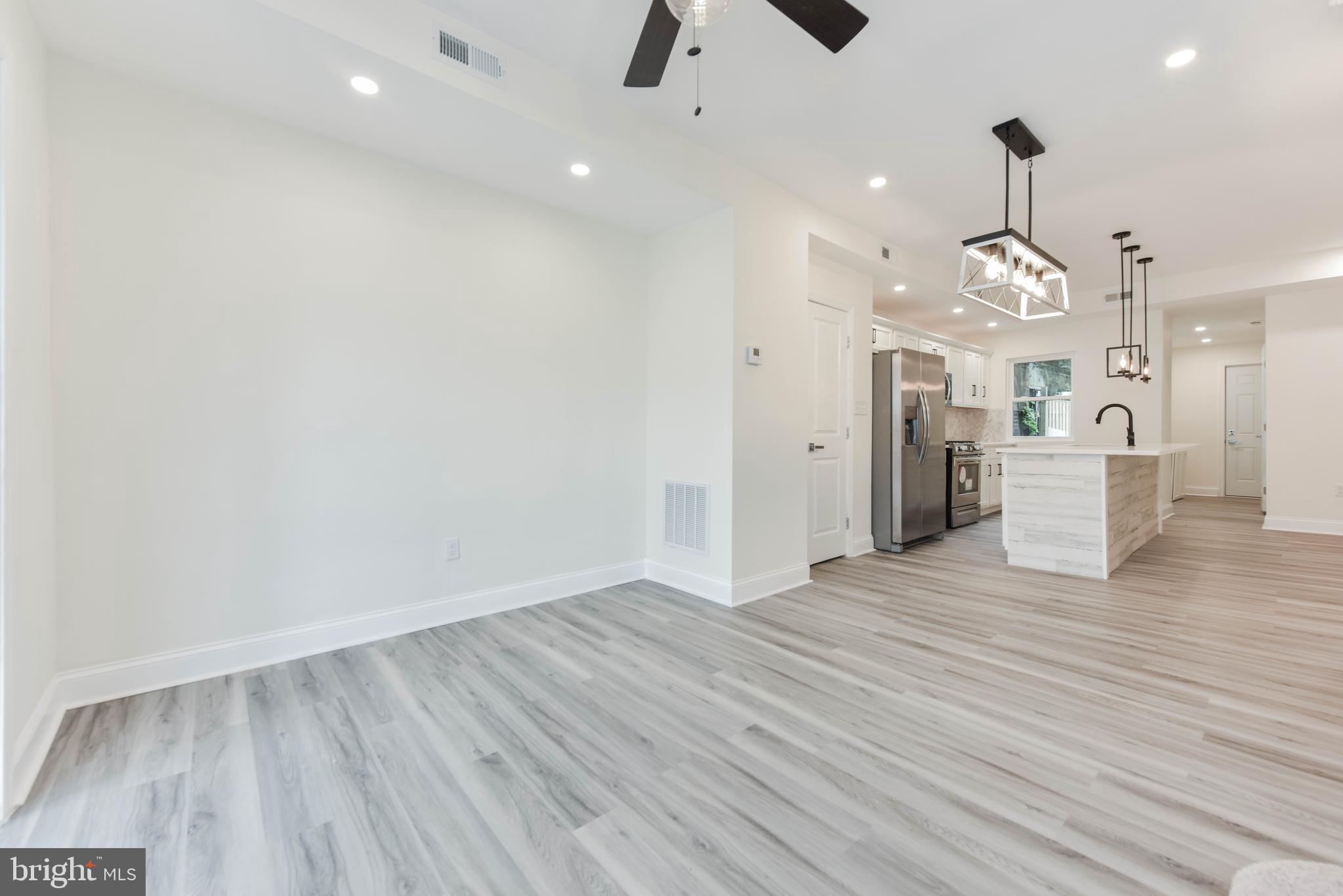 ROSEMONT - Residential Lease