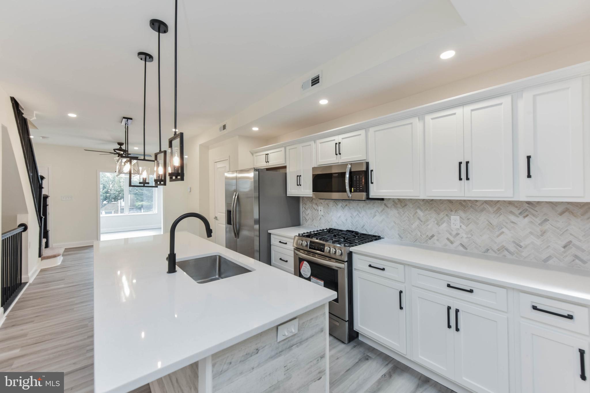 ROSEMONT - Residential Lease