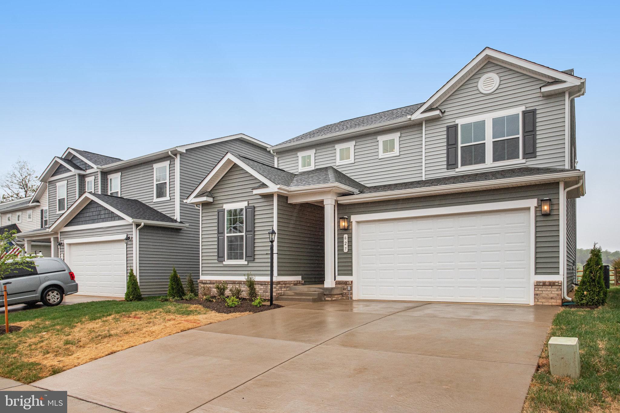 627 CLOVER LANE