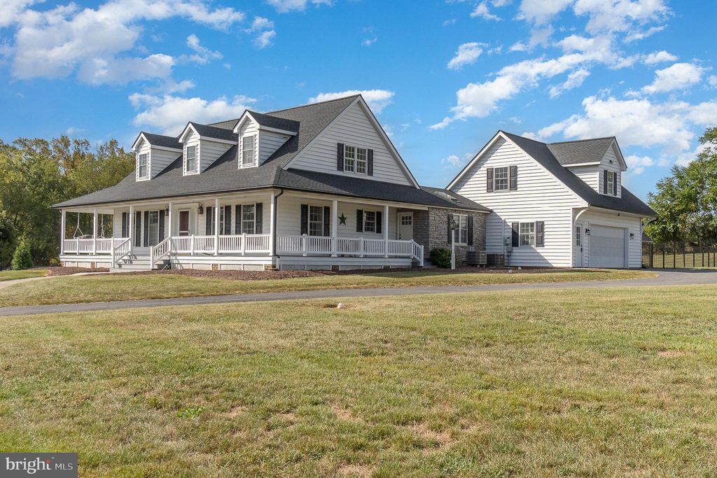 Photo of 33 Natures Way, Quarryville, PA 17566 (MLS # PALA2057516)