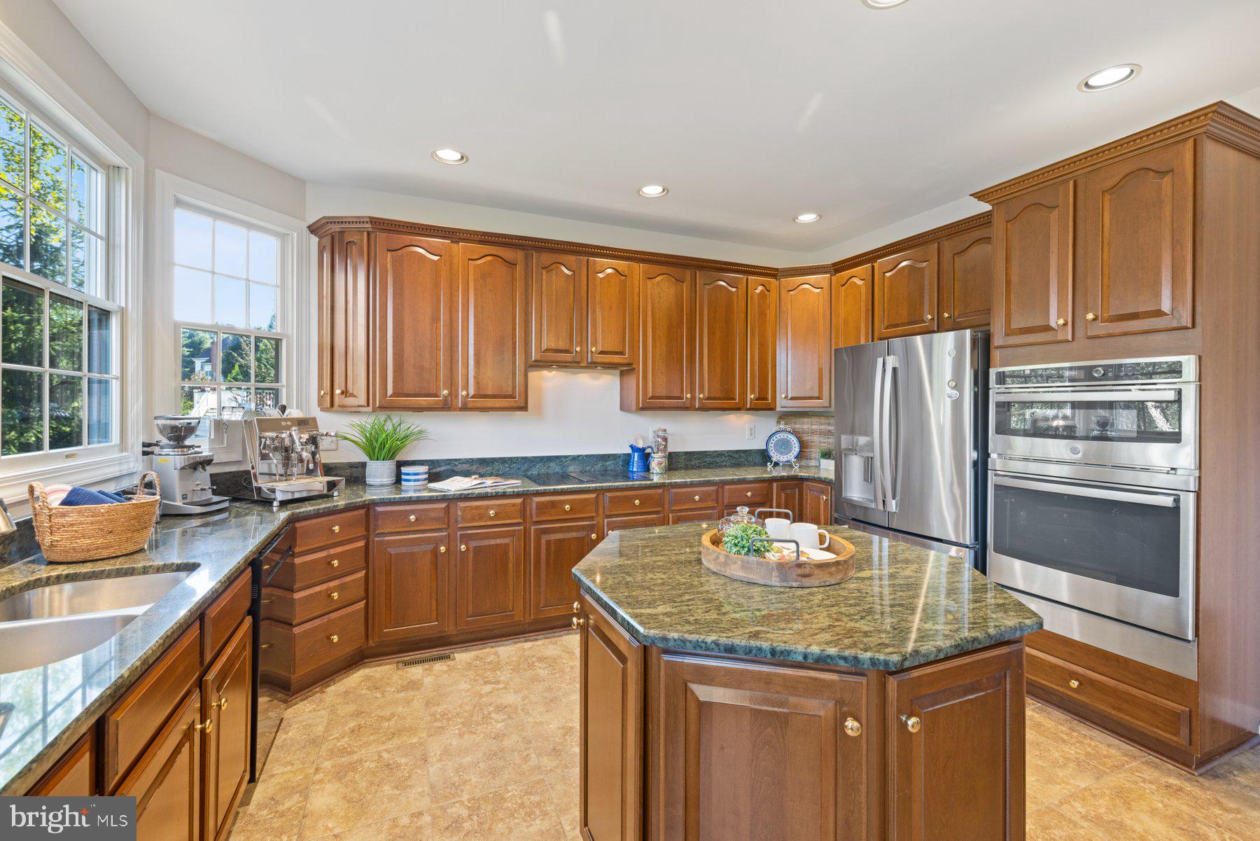 WINDY KNOLLS - Residential