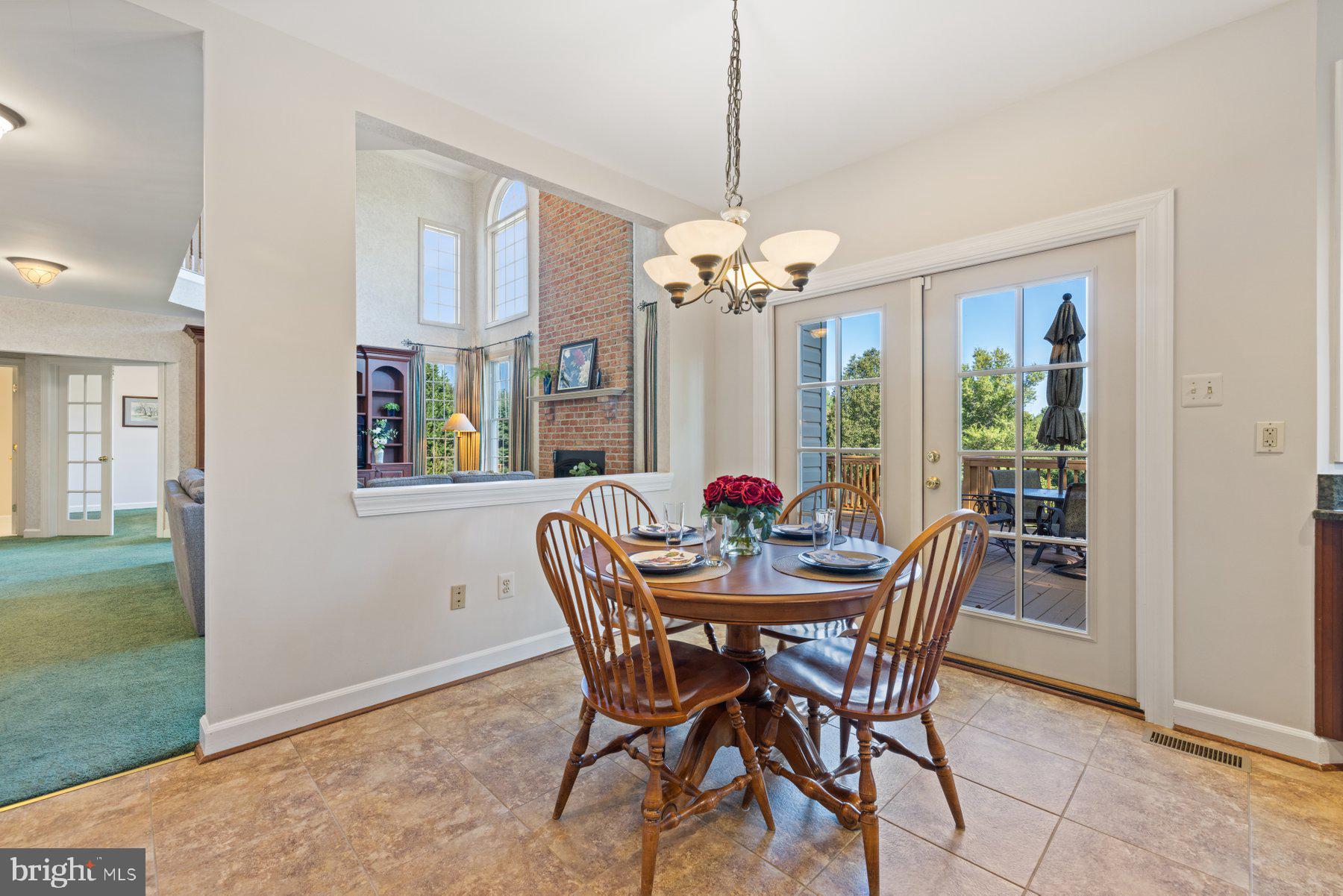 WINDY KNOLLS - Residential