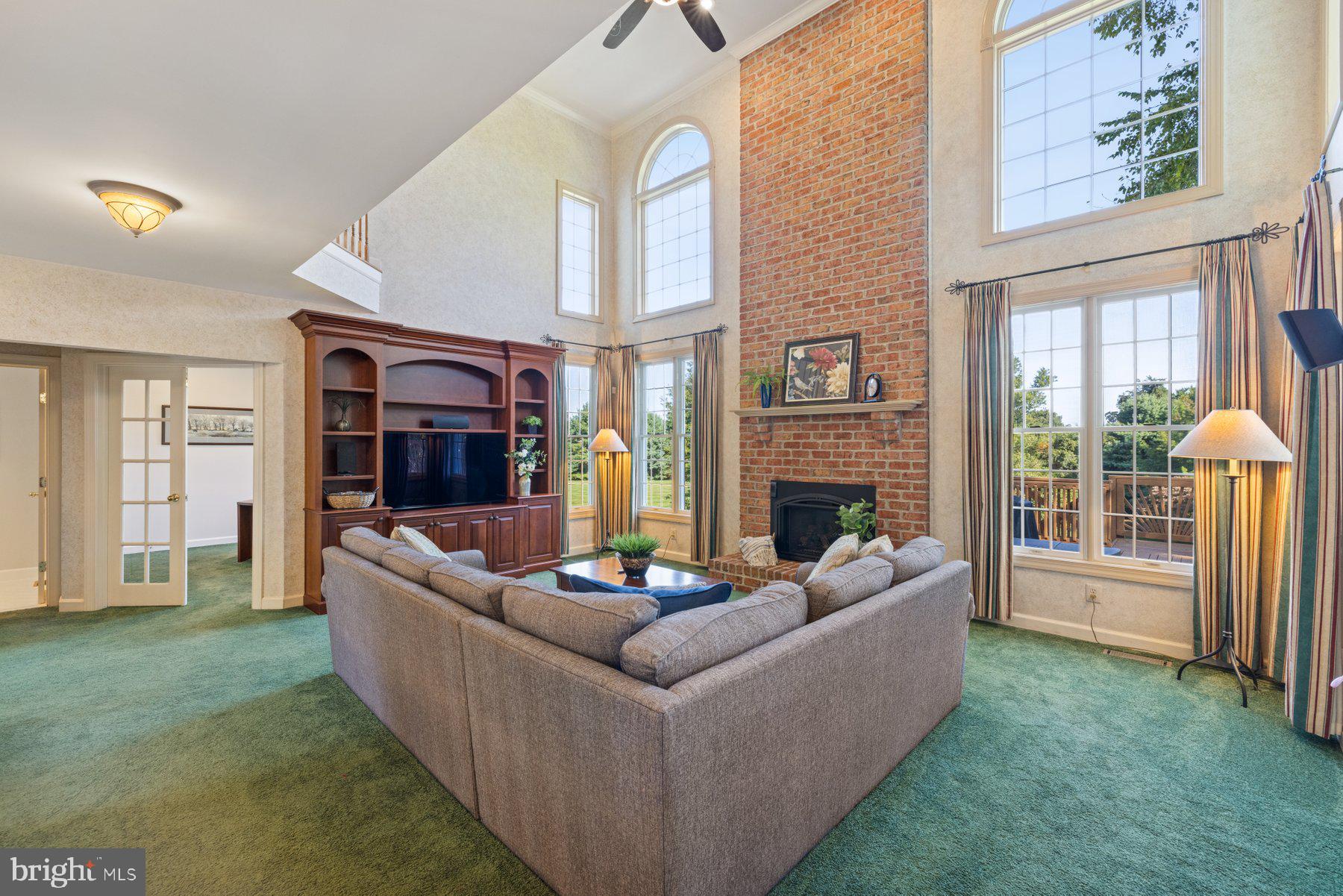 WINDY KNOLLS - Residential