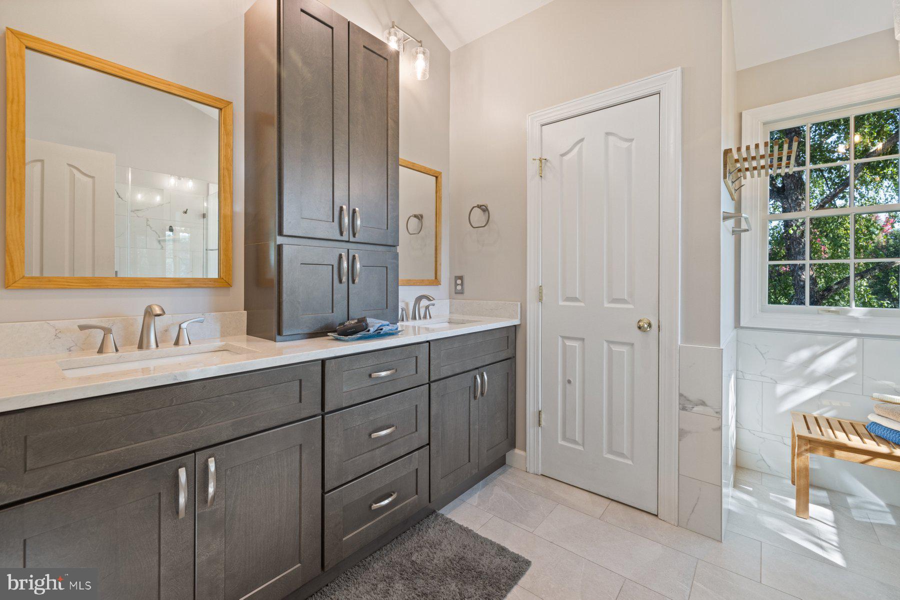 WINDY KNOLLS - Residential