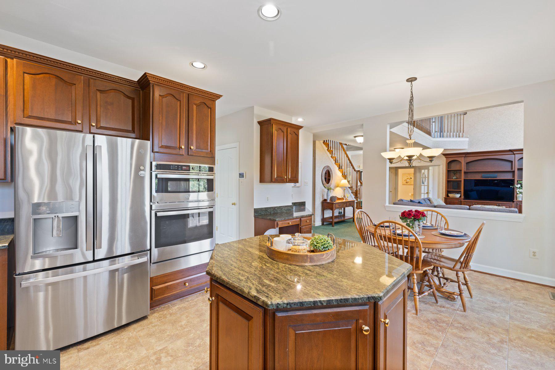 WINDY KNOLLS - Residential