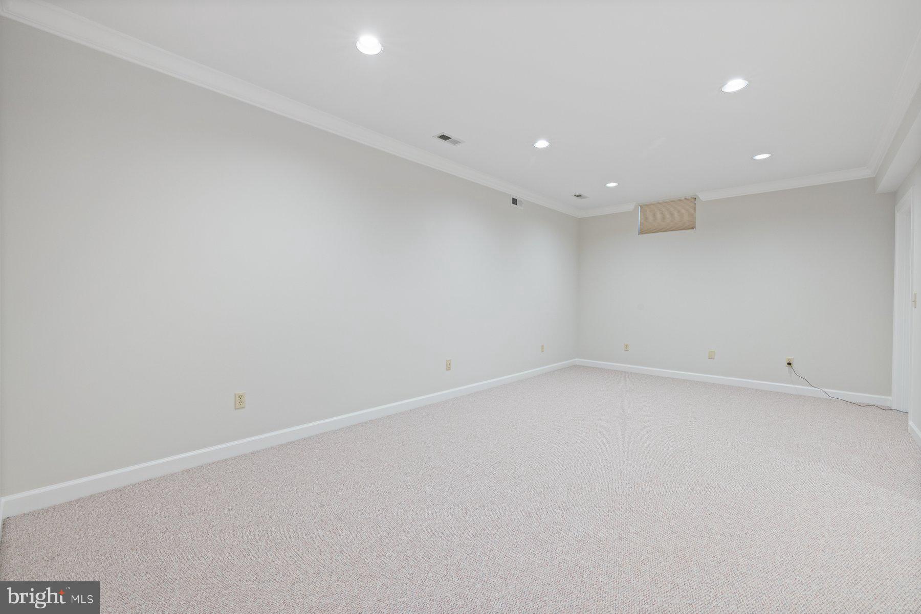 WINDY KNOLLS - Residential