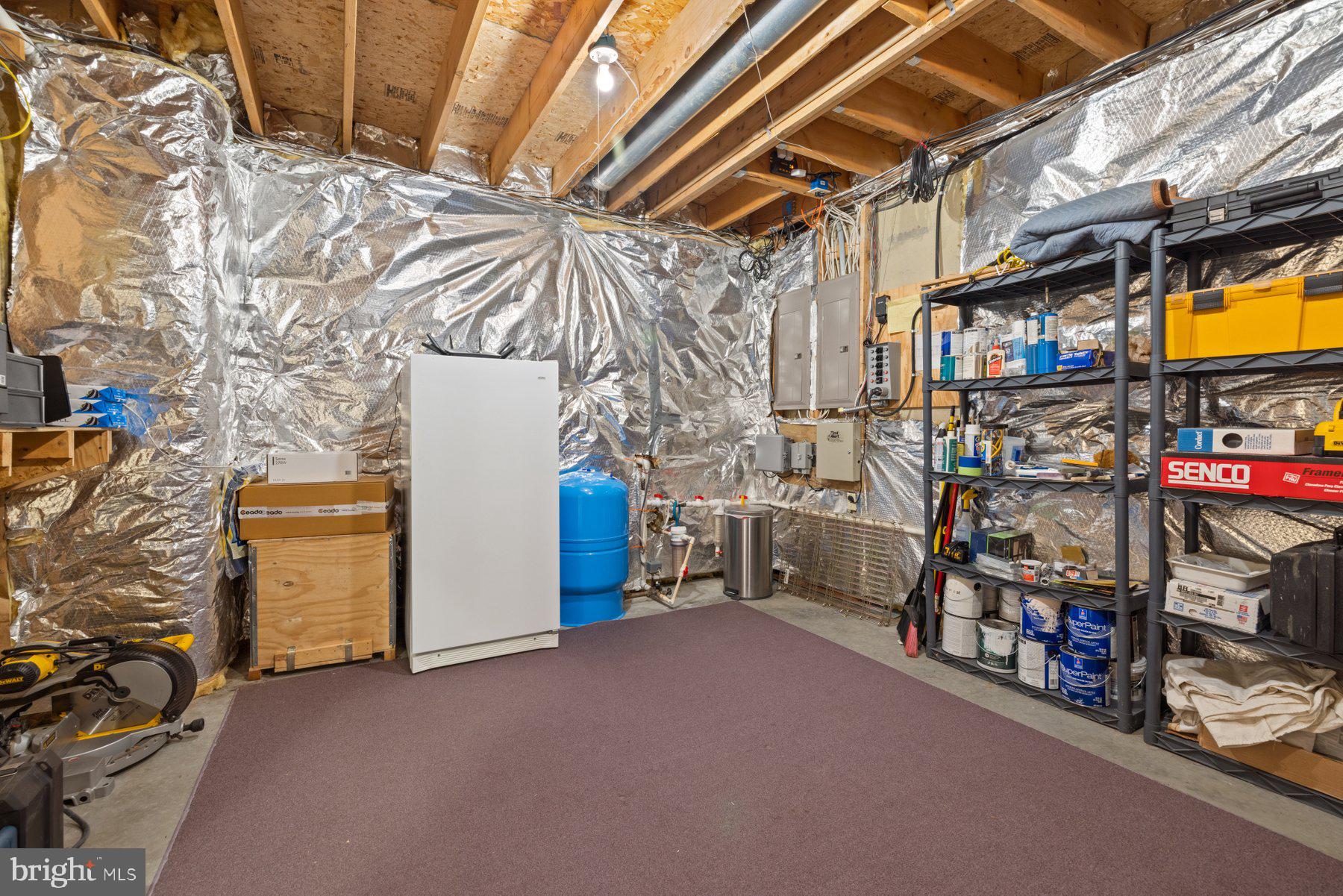 WINDY KNOLLS - Residential