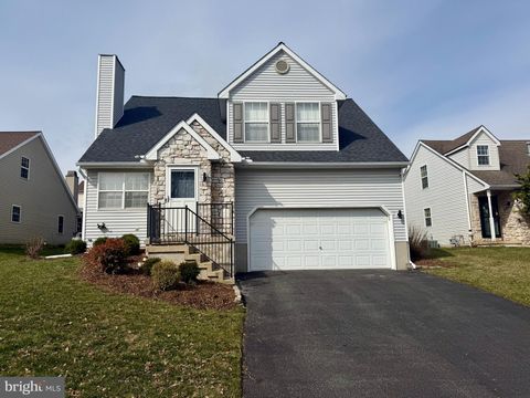 727 BLOSSOM HILL LANE DALLASTOWN PA 17313