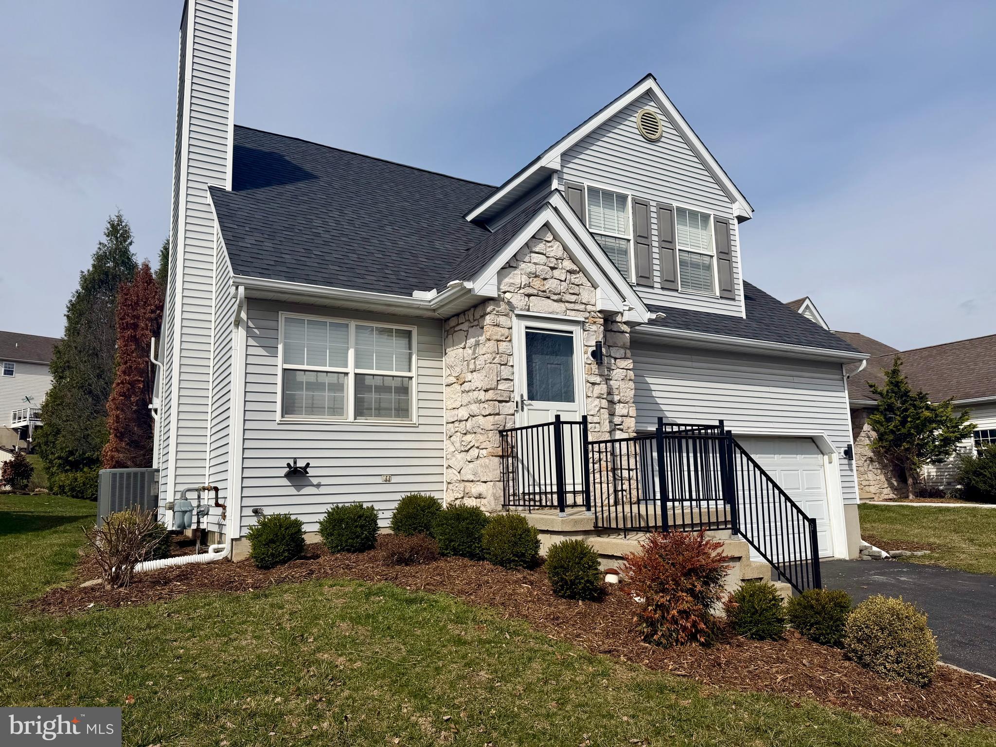 727 BLOSSOM HILL LANE