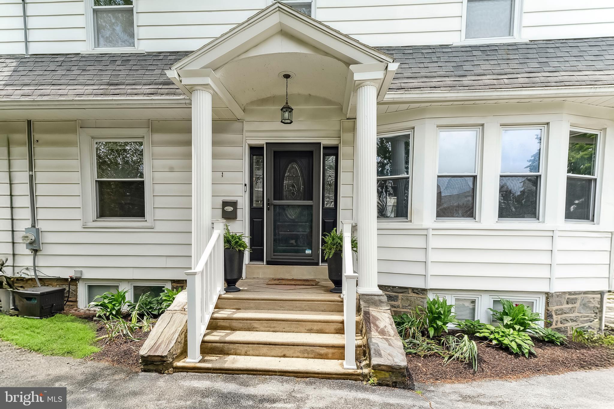 10 LINCOLN AVENUE