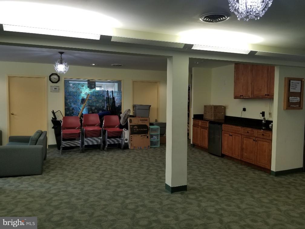 DEMOCRACY SQUARE BUS CTR - Commercial Lease