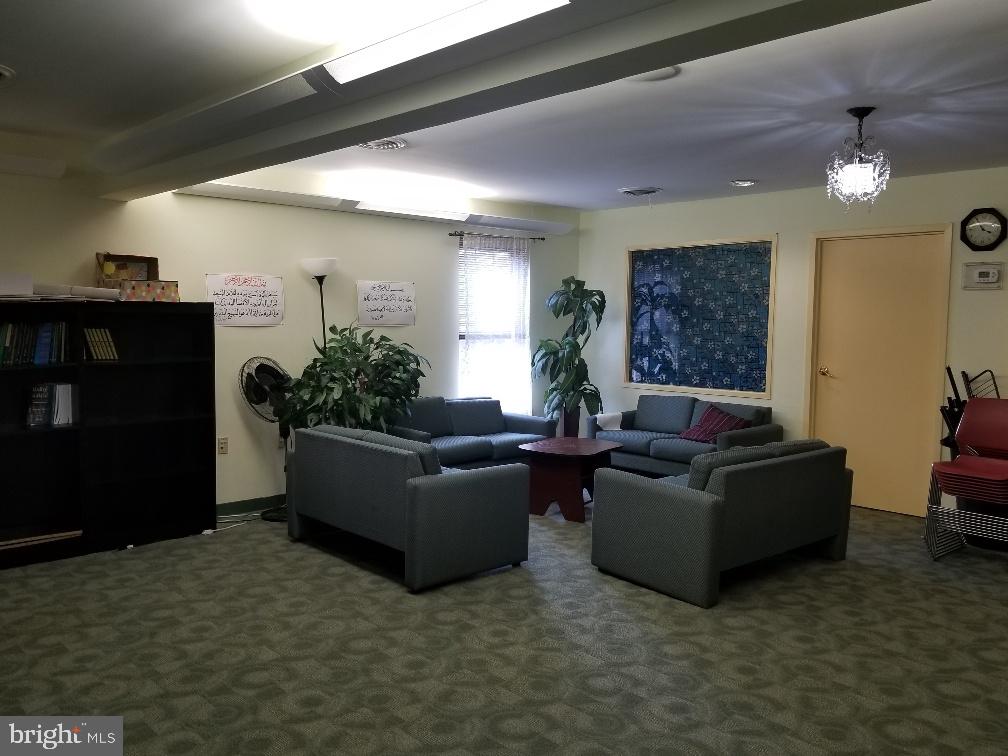 DEMOCRACY SQUARE BUS CTR - Commercial Lease