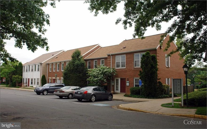 2,000 sf open layout in great location and condition!  Located just past Courthouse Shopping Plaza next to The Flats!  Great window line and plenty of space, good for many uses professional and personal service uses; currently being used for church offices/religious studies.  Open space used to have seven cubicles - perfect opportunity to have several employees in a conducive open-office environment.   Current layout is a large open meeting space with 3 private offices, kitchenette, storage closet & restroom; open area can be built-out with more private offices.  Available immediately for 2 - 5 yr lease term.  Plenty of free surface parking and uniform exterior signage.  Please call agent for showing access and instructions.  Combo lockbox on railing at top of stairs.