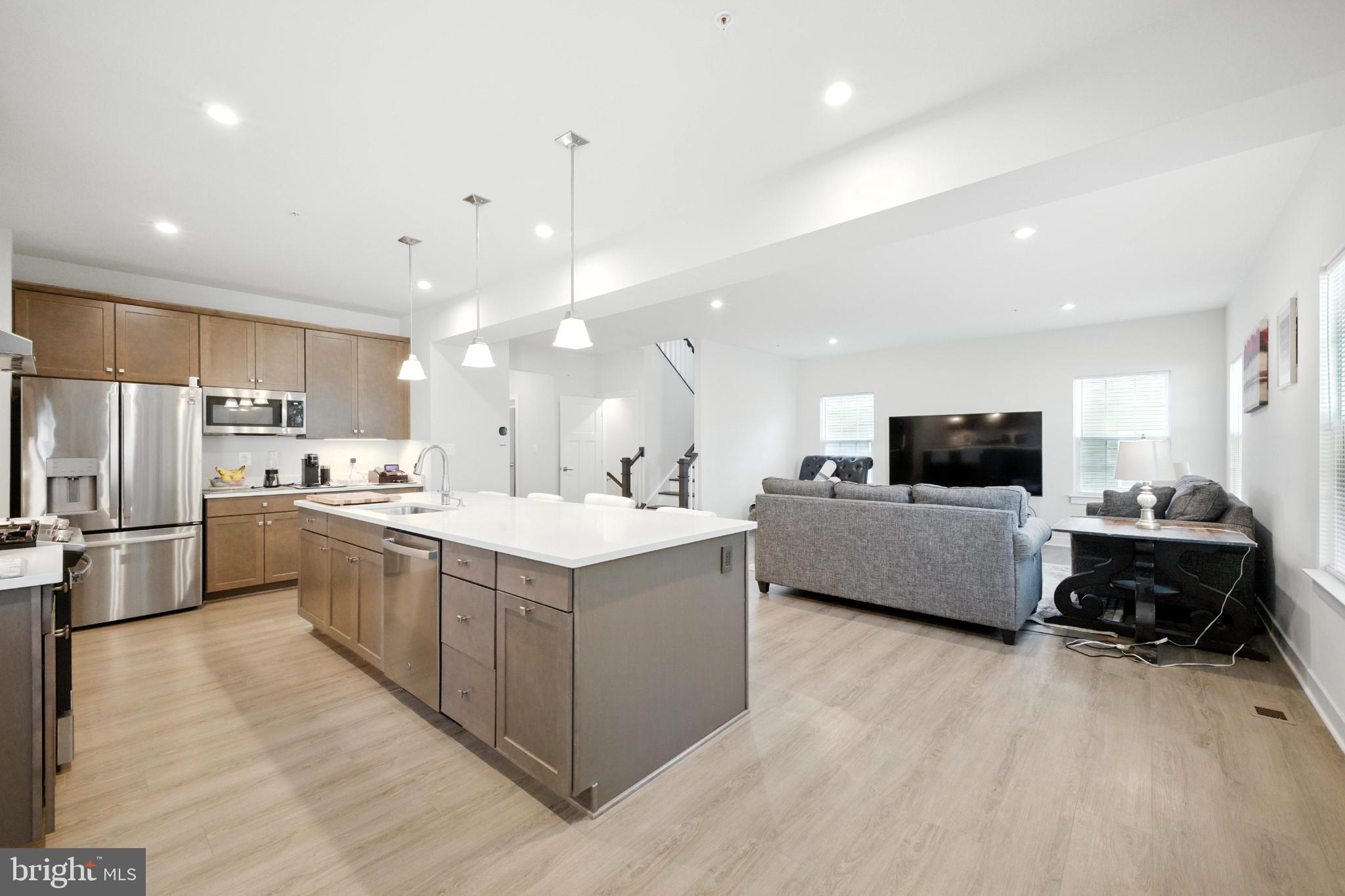 15513 TWIN RIVER CIRCLE
