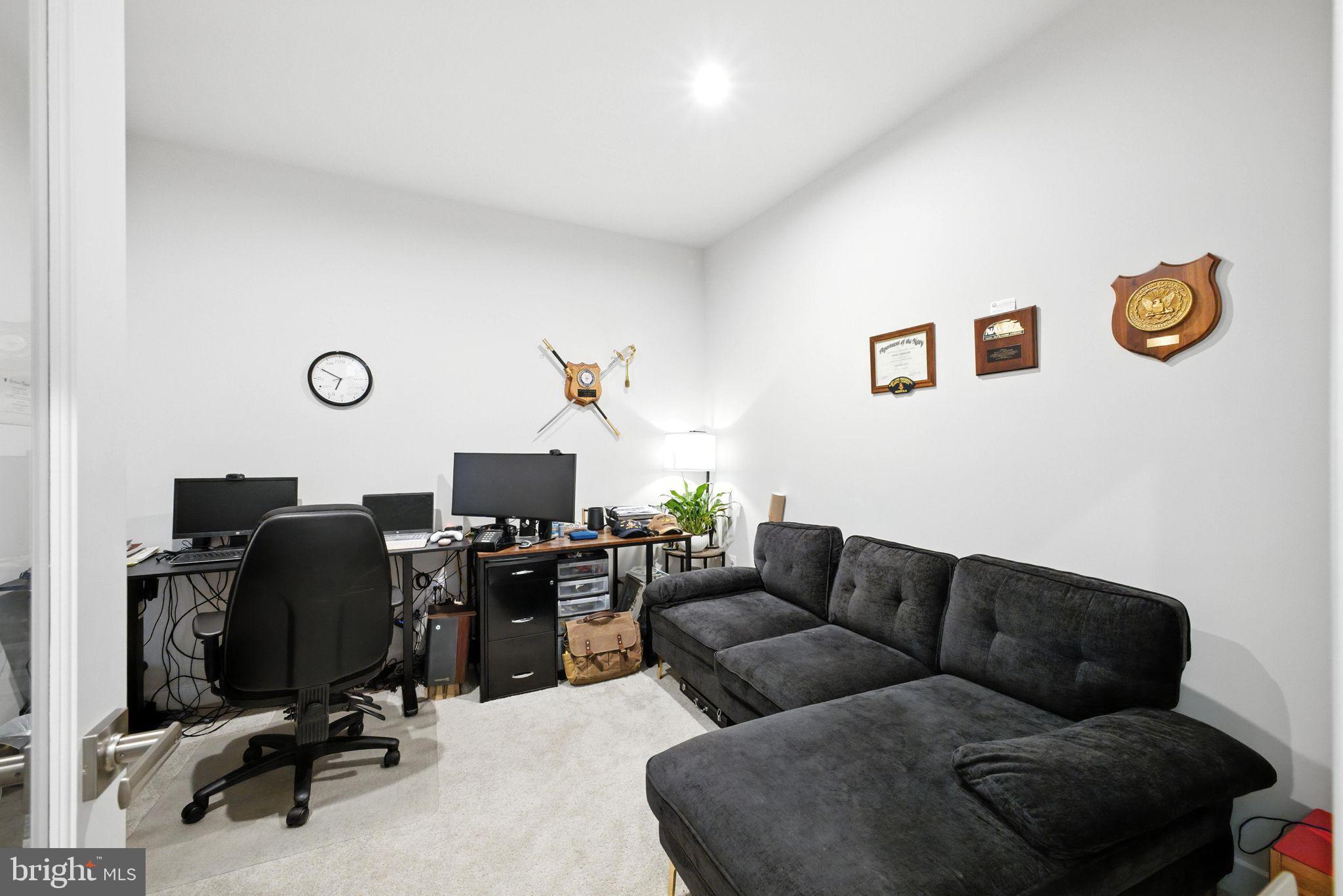 SOUTH LAKE - Residential