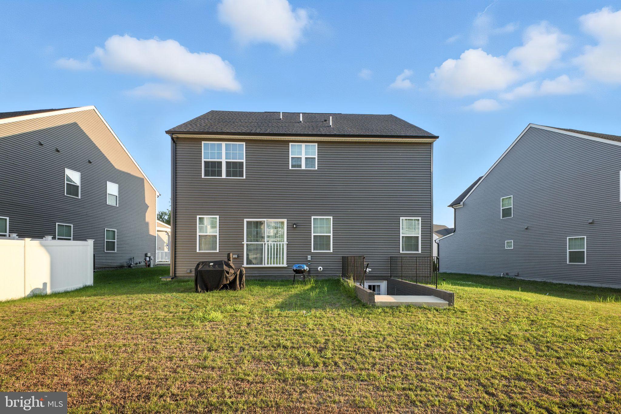 SOUTH LAKE - Residential