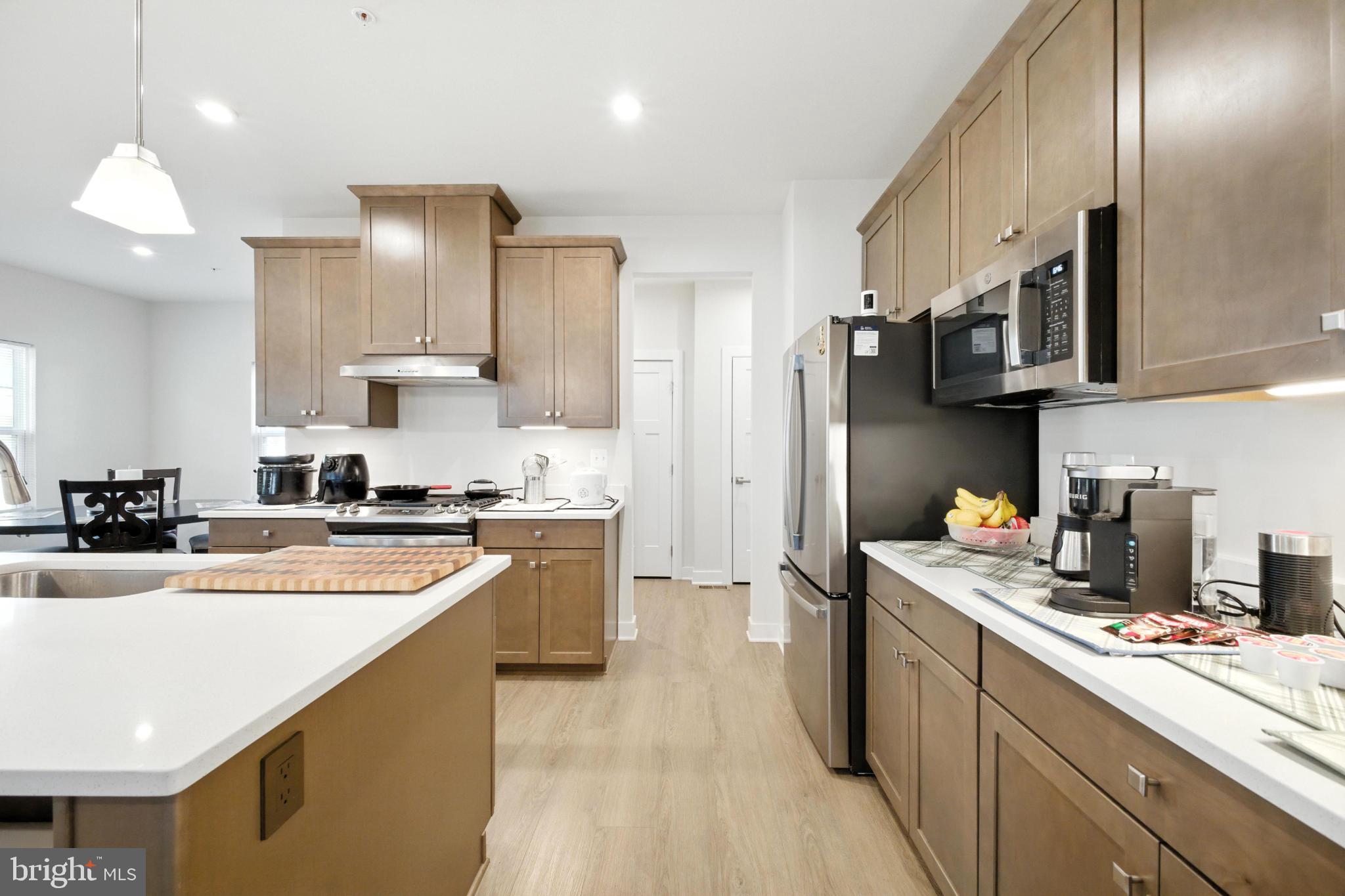 SOUTH LAKE - Residential