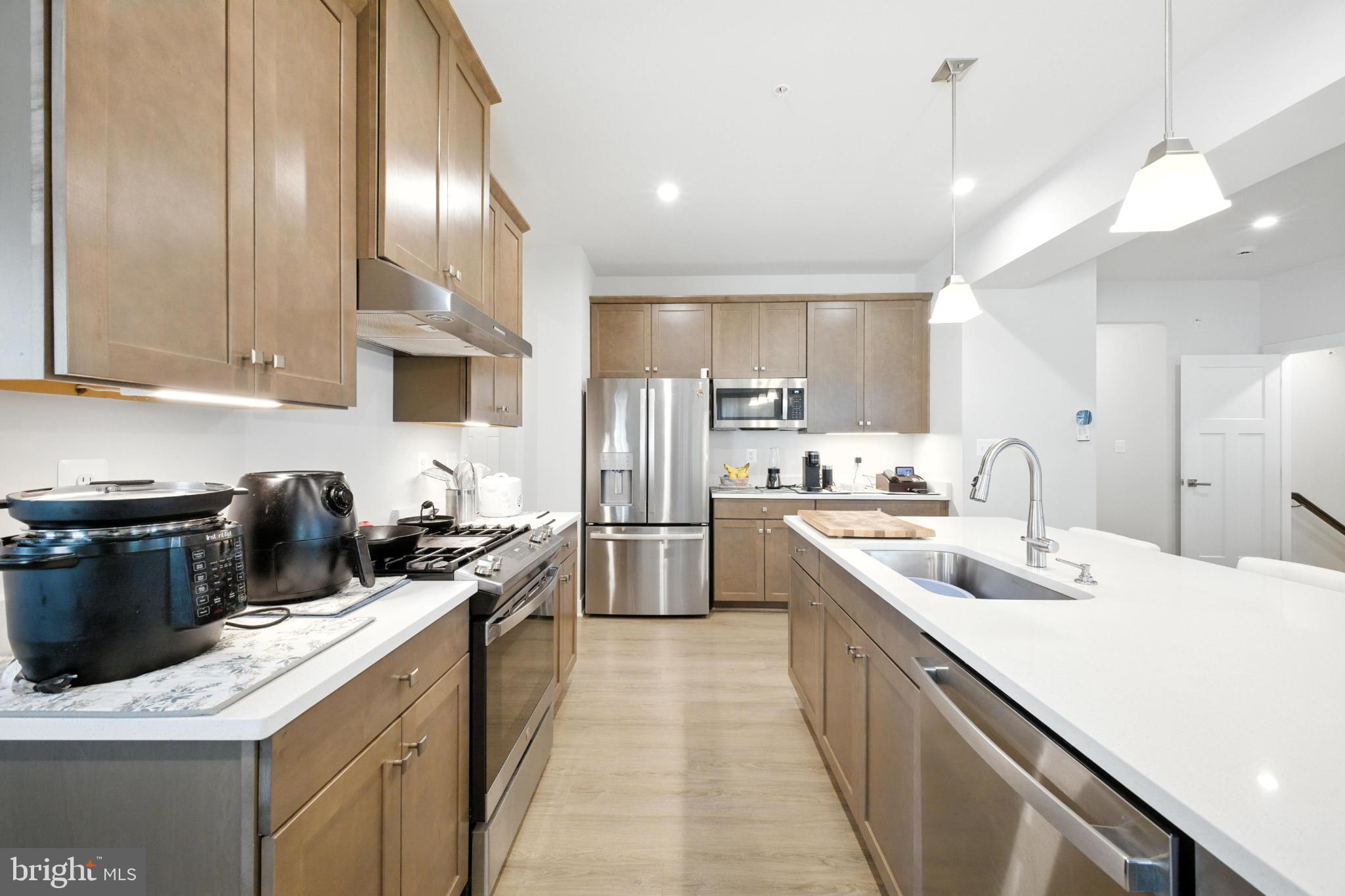 15513 TWIN RIVER CIRCLE