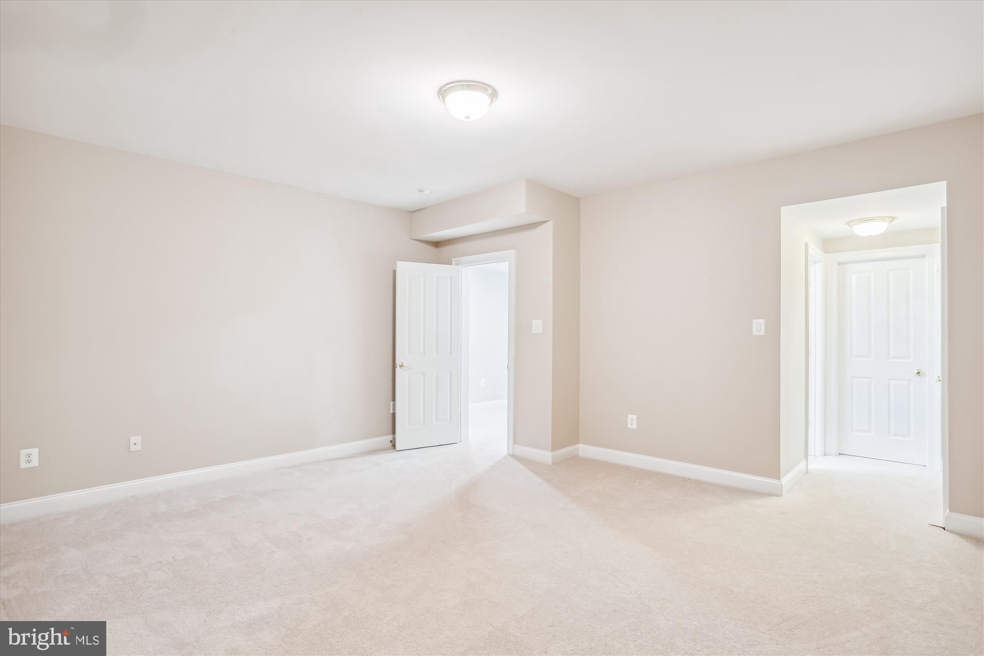 OAKS AT NORTH BETHESDA - Residential