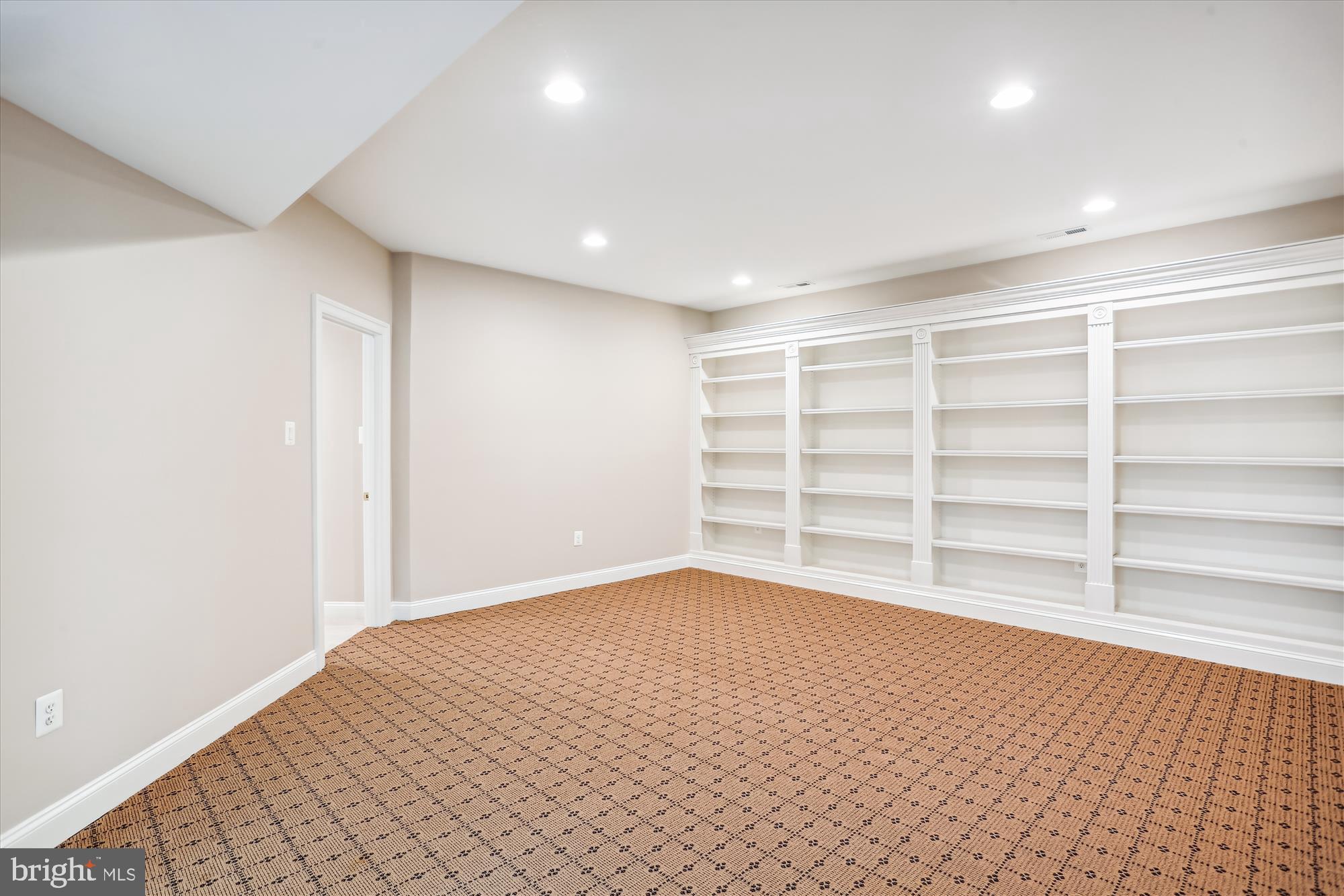 OAKS AT NORTH BETHESDA - Residential