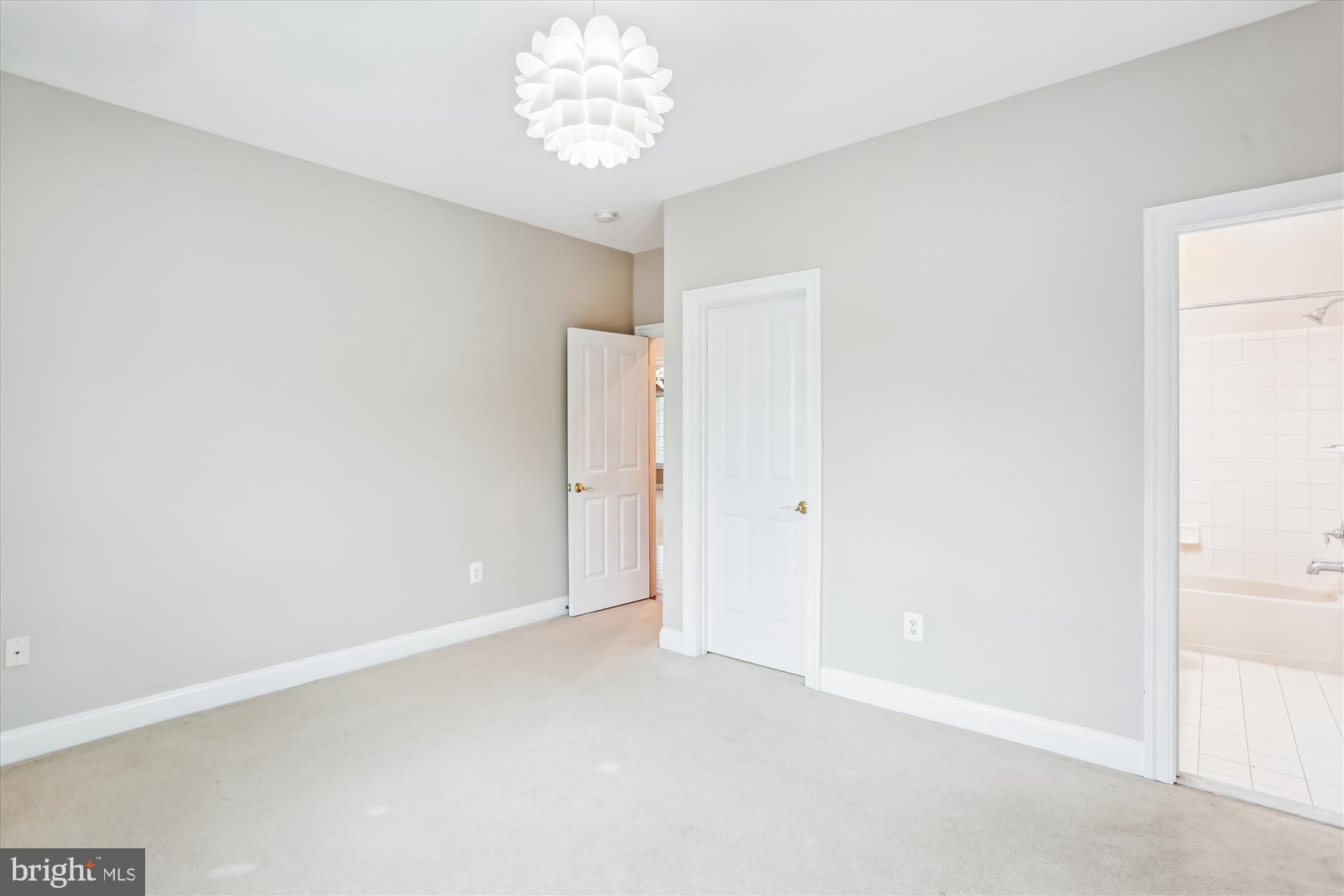 OAKS AT NORTH BETHESDA - Residential