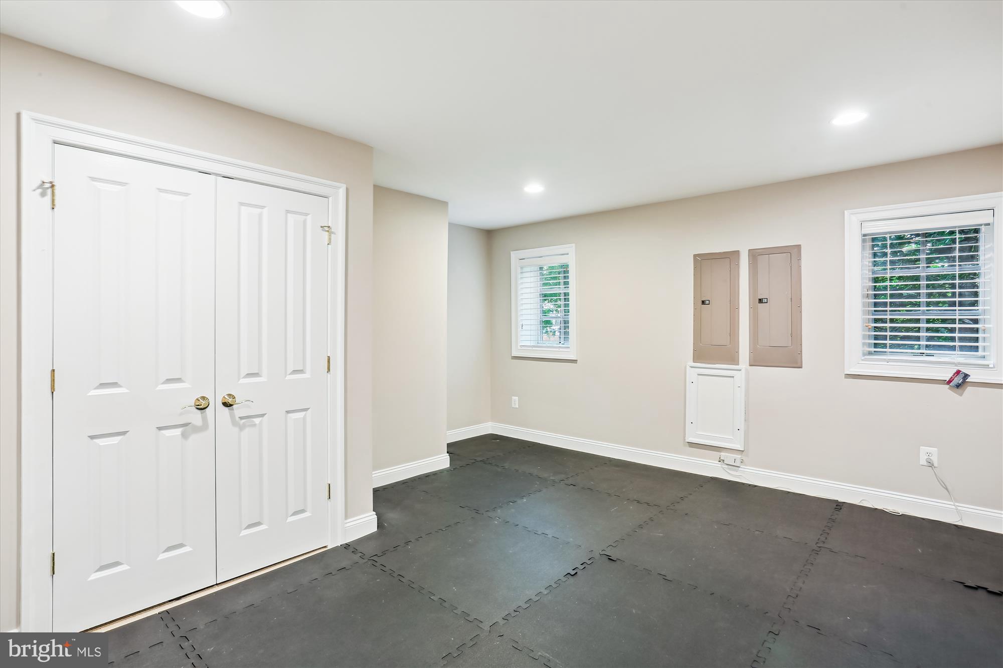 OAKS AT NORTH BETHESDA - Residential