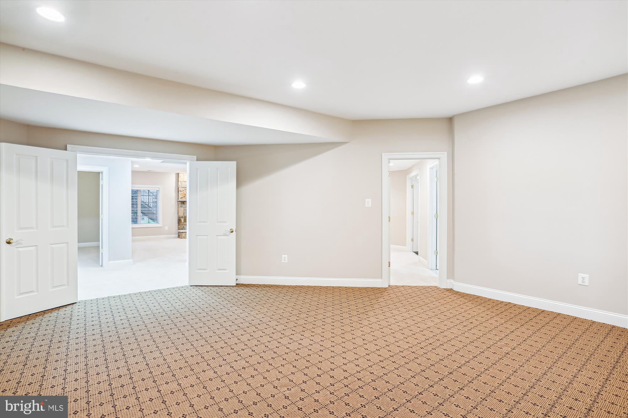 OAKS AT NORTH BETHESDA - Residential