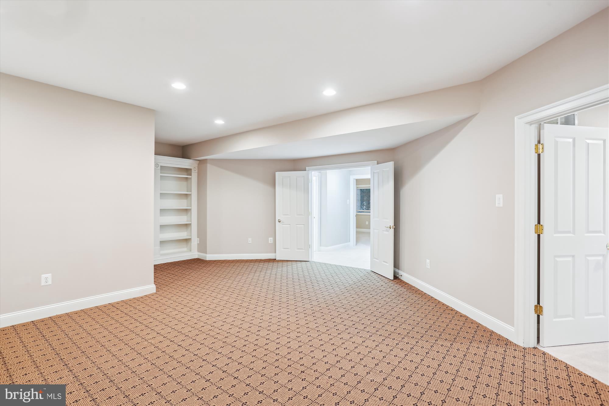 OAKS AT NORTH BETHESDA - Residential