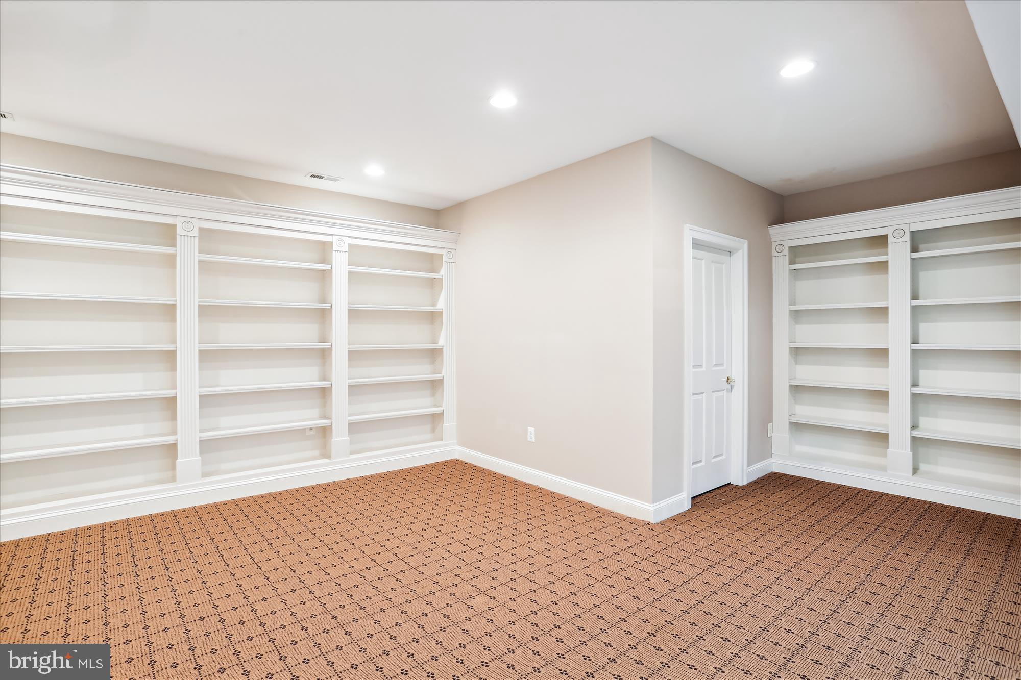 OAKS AT NORTH BETHESDA - Residential