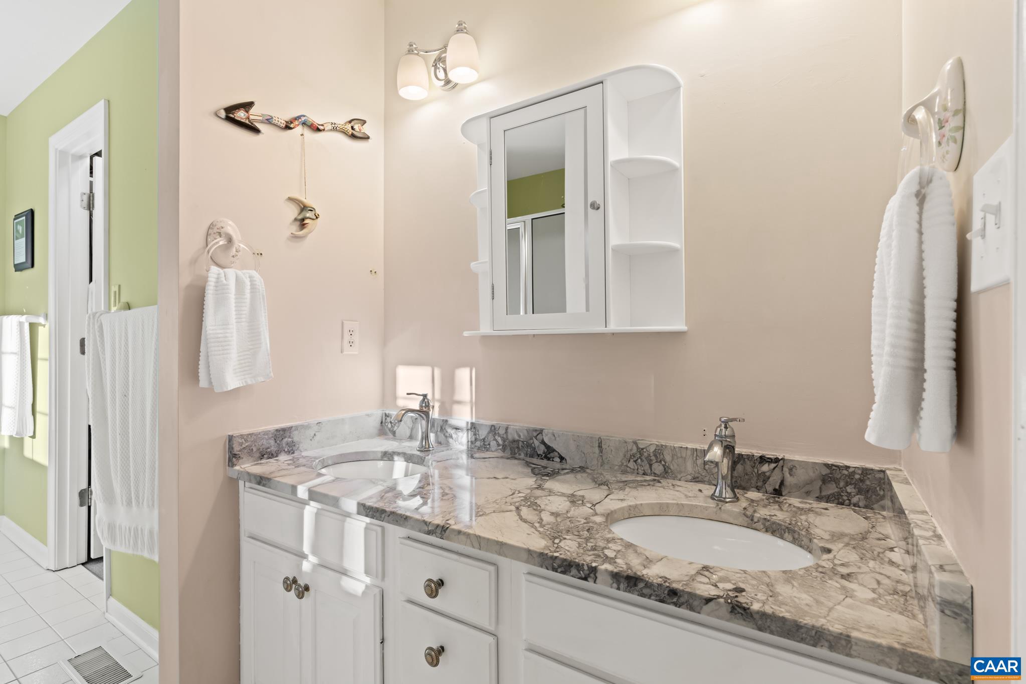 LAKE MONTICELLO - Residential