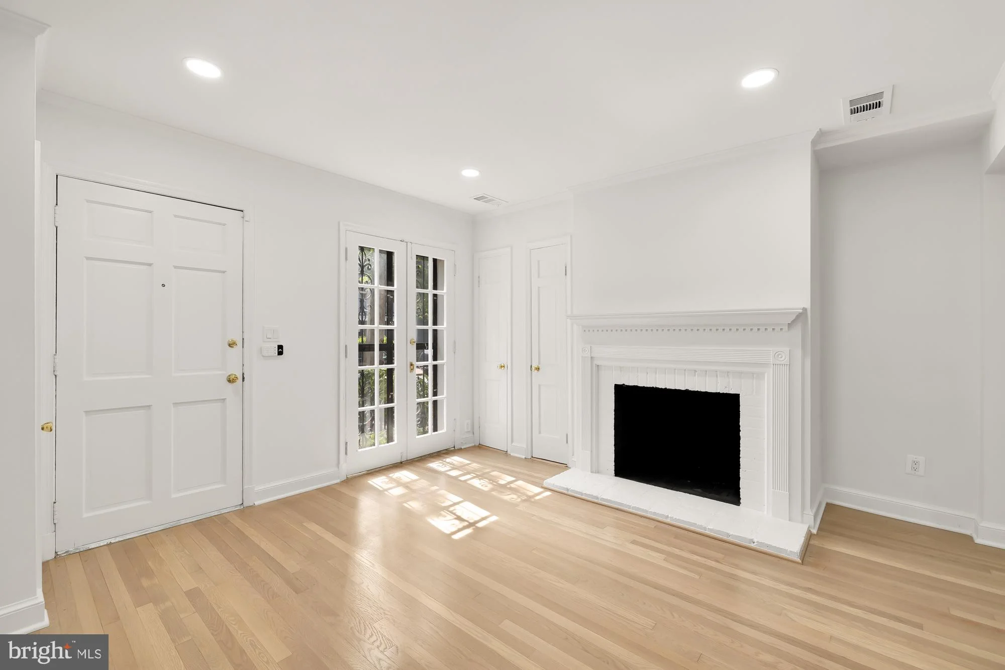 541 4th Street SE, Washington, DC 20003 photo 5