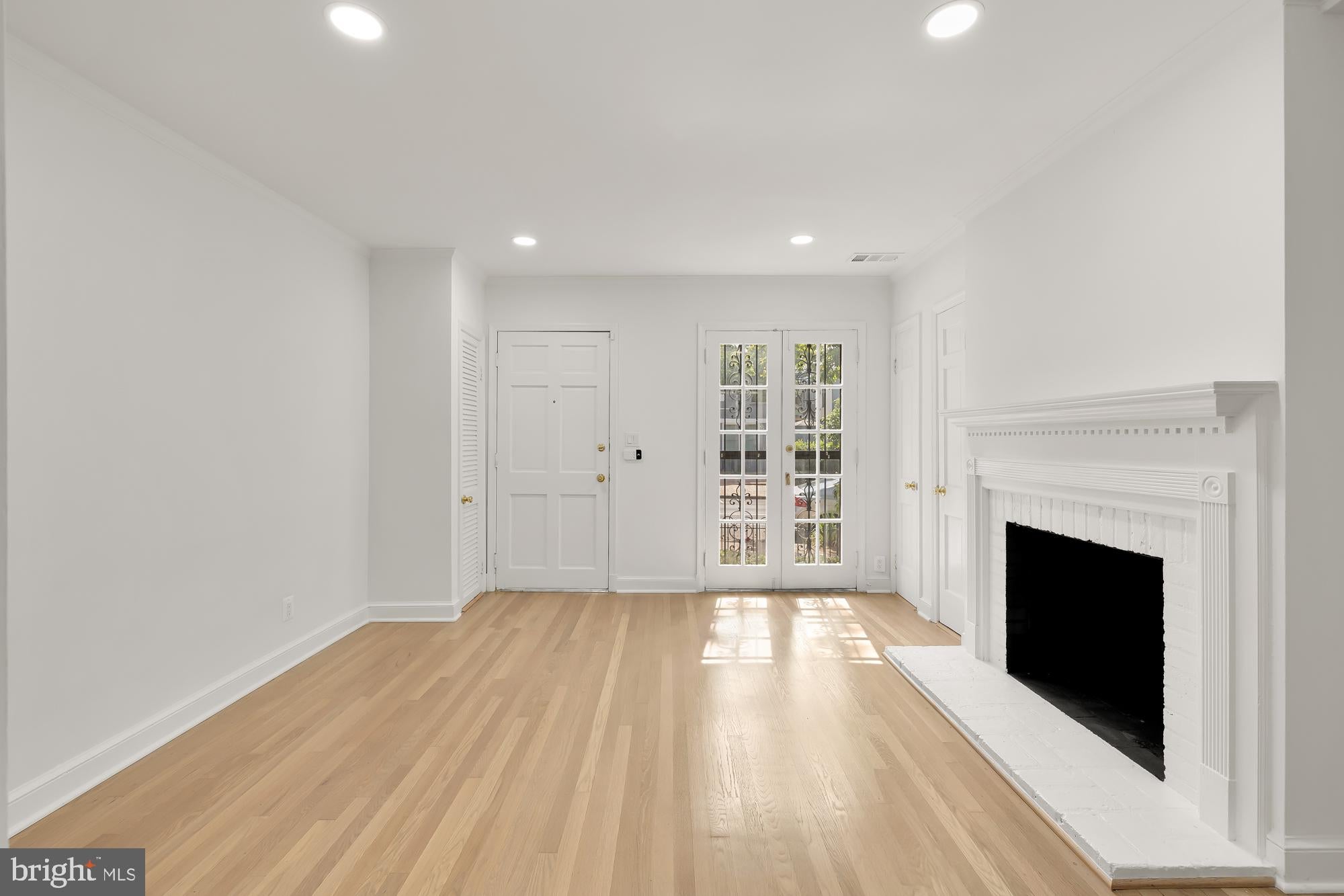 541 4TH STREET SE