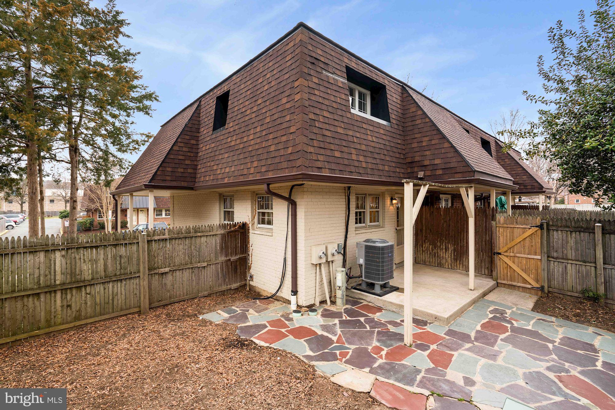 WINTER HILL - Residential Lease